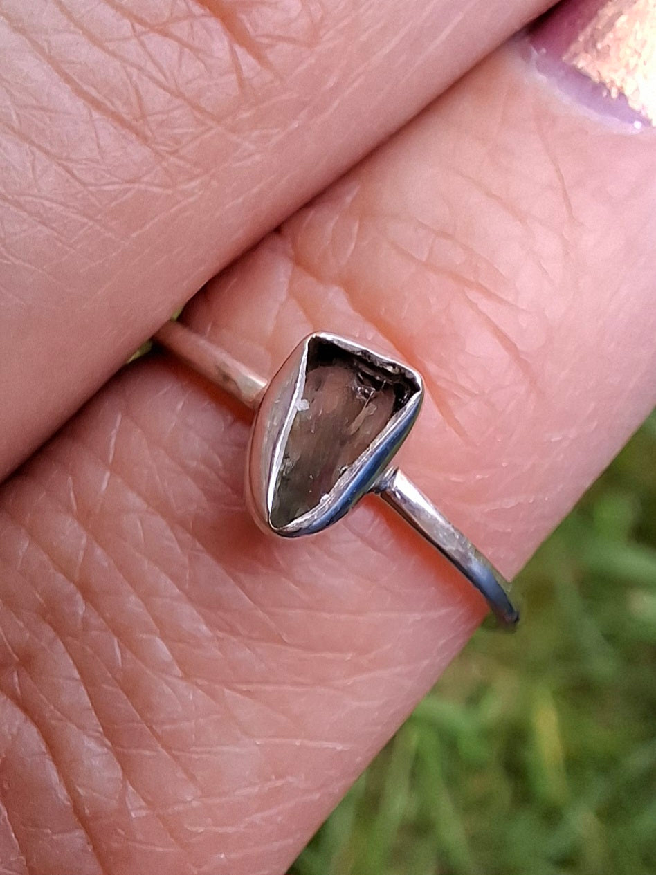 Moldavite Ring, size small L, 925 Silver, Tektite (Ref: R62)
