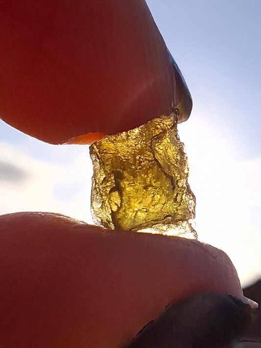 Moldavite Piece, 0.50g, Tektite (Ref: 1395)