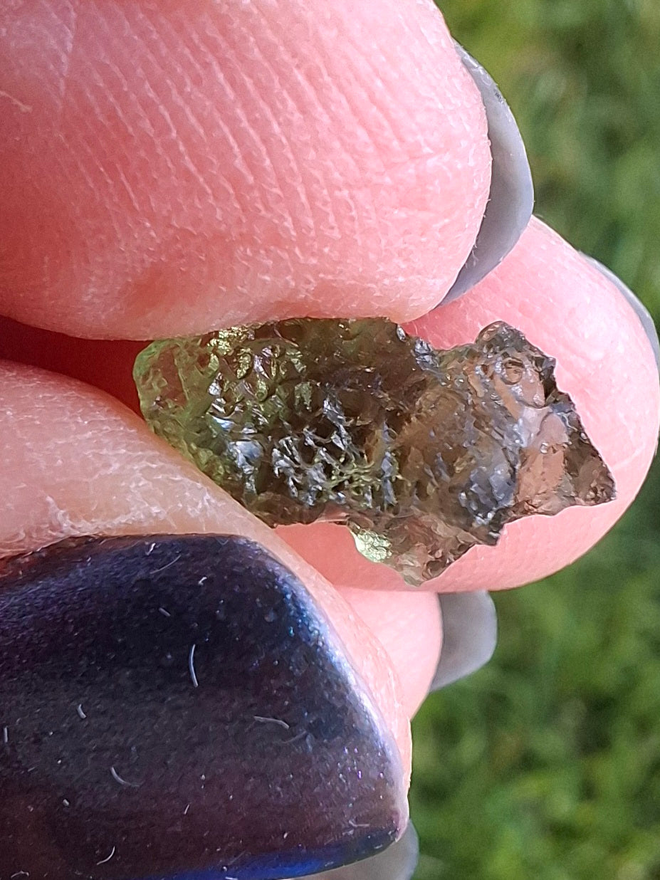Moldavite Piece, 0.60g, Tektite (Ref: 1385)