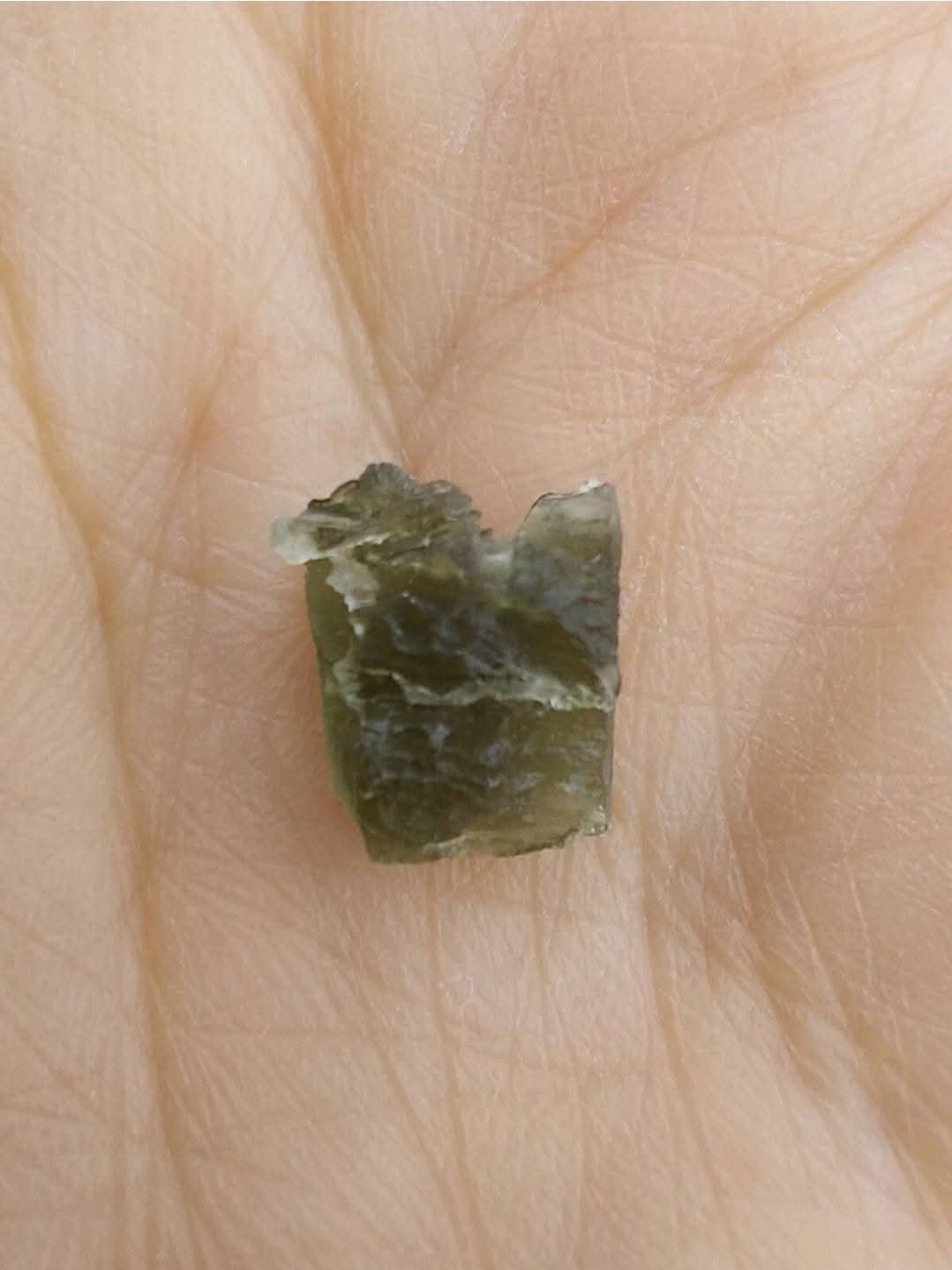 Moldavite Piece, 0.63g, Tektite (Ref: 1032)