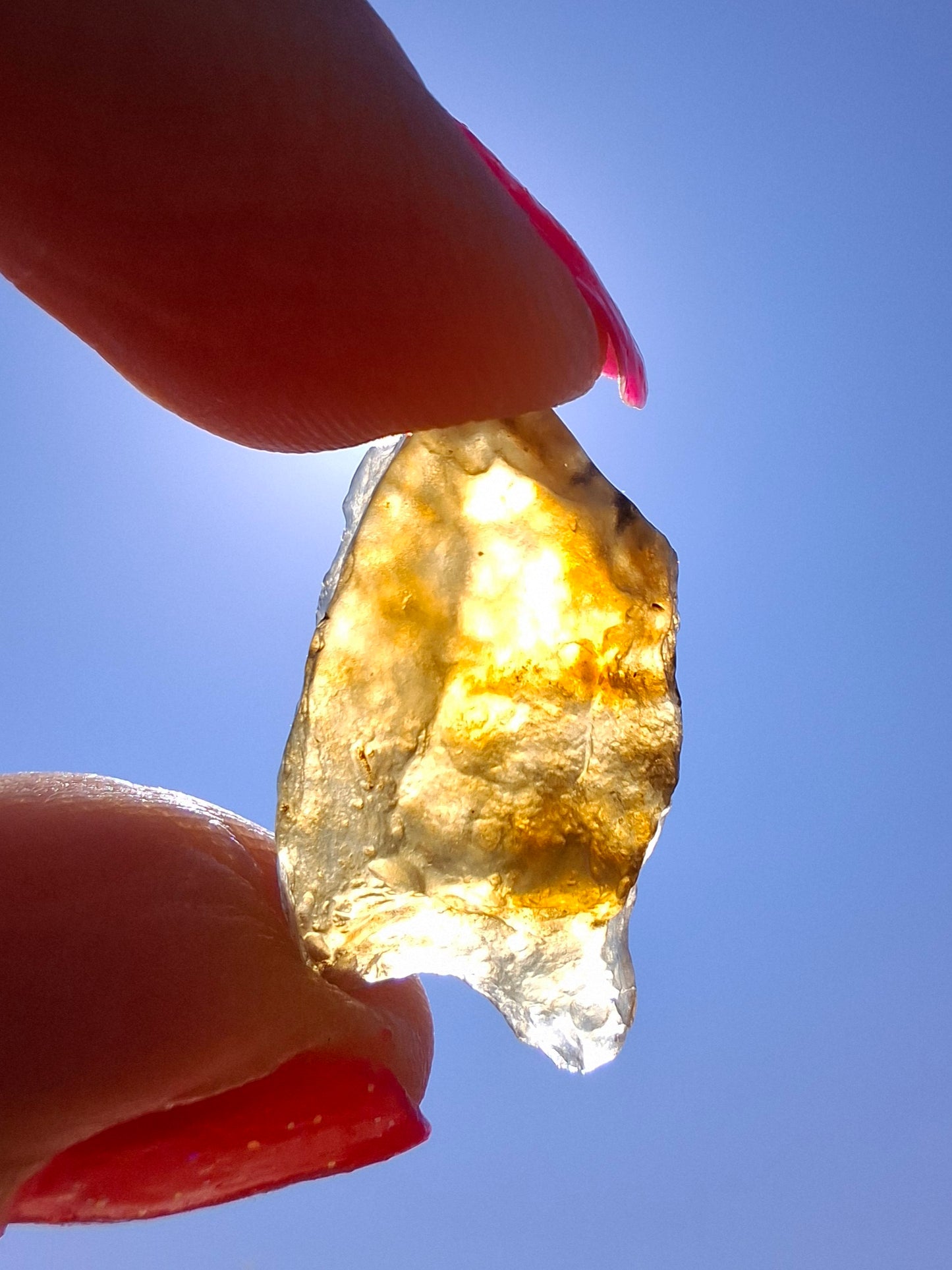 Libyan Desert Glass (darker) piece, 2.88g, Tektite (Ref: L1358)