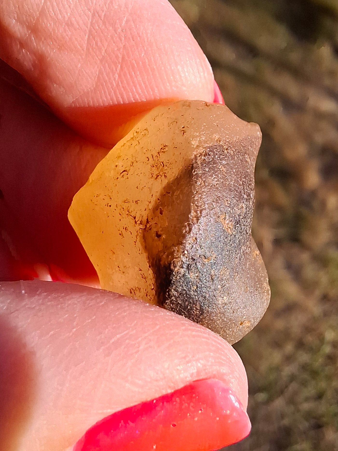 Libyan Desert Glass (darker) Piece, 4.70g, Tektite (Ref: L1372)