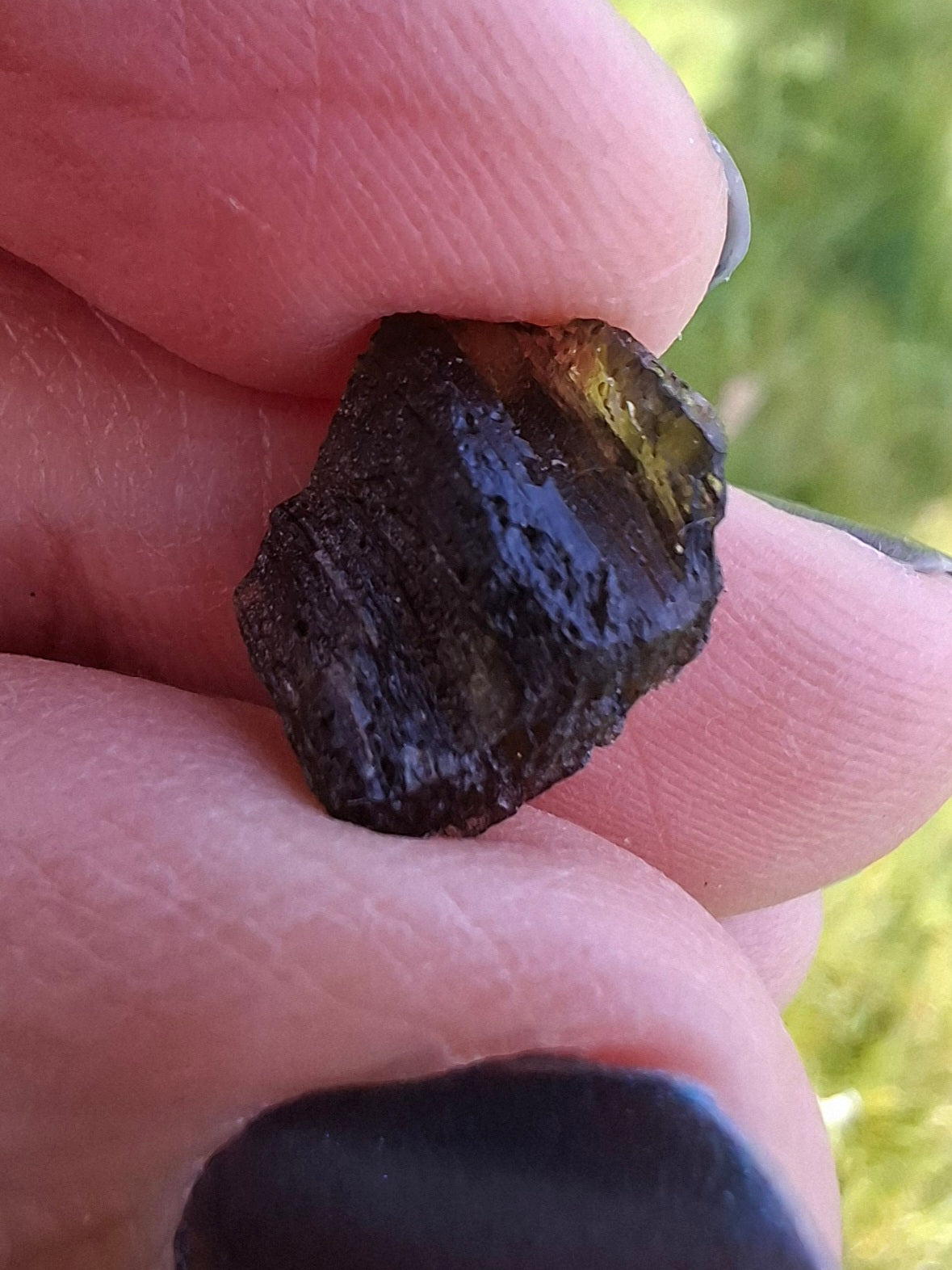 Moldavite Piece, 0.87g, Tektite (Ref: 1392)
