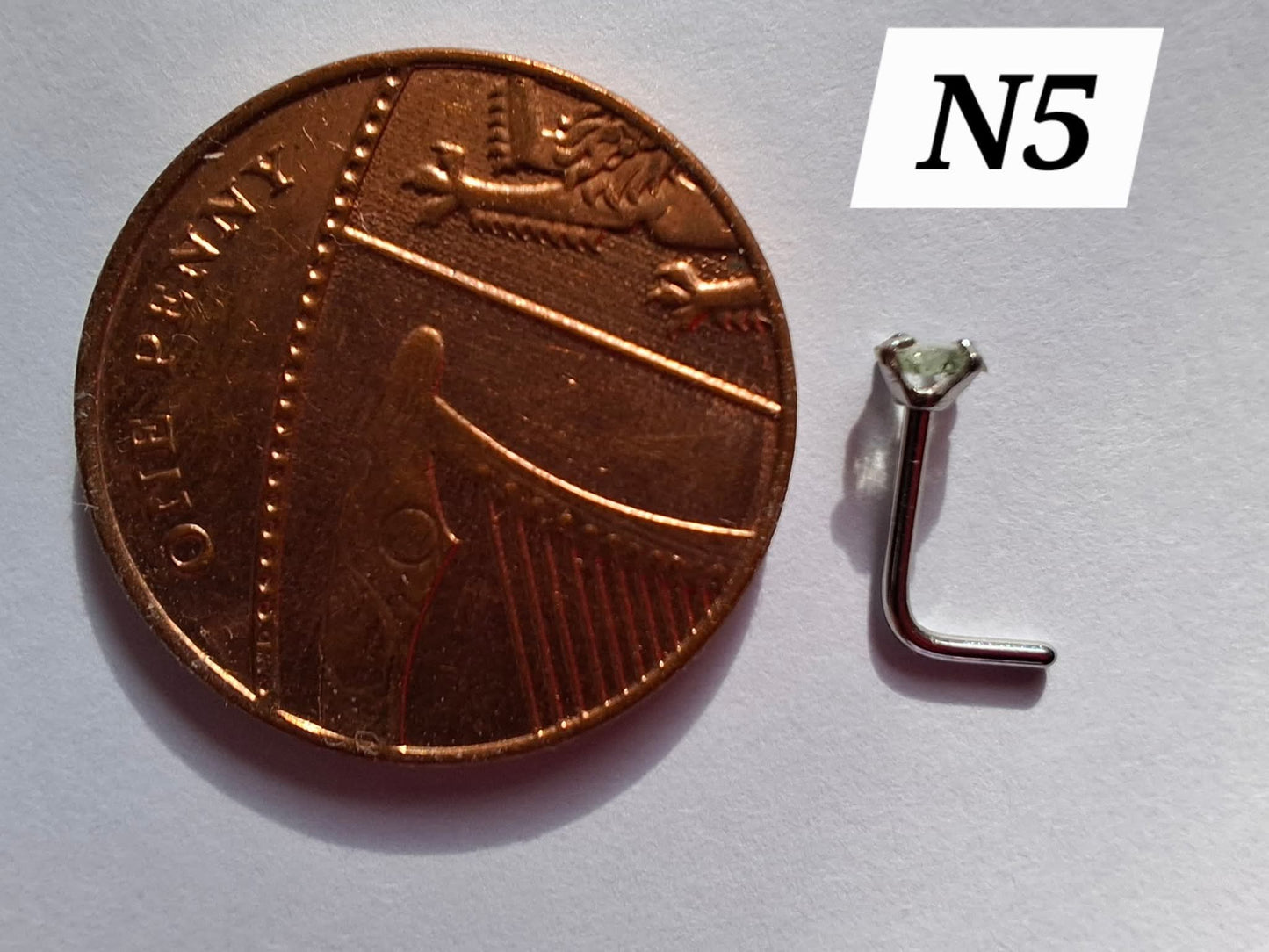 Moldavite (raw) NOSE STUD, 20G, L shape, Surgical steel, Tektite (Ref: N5)