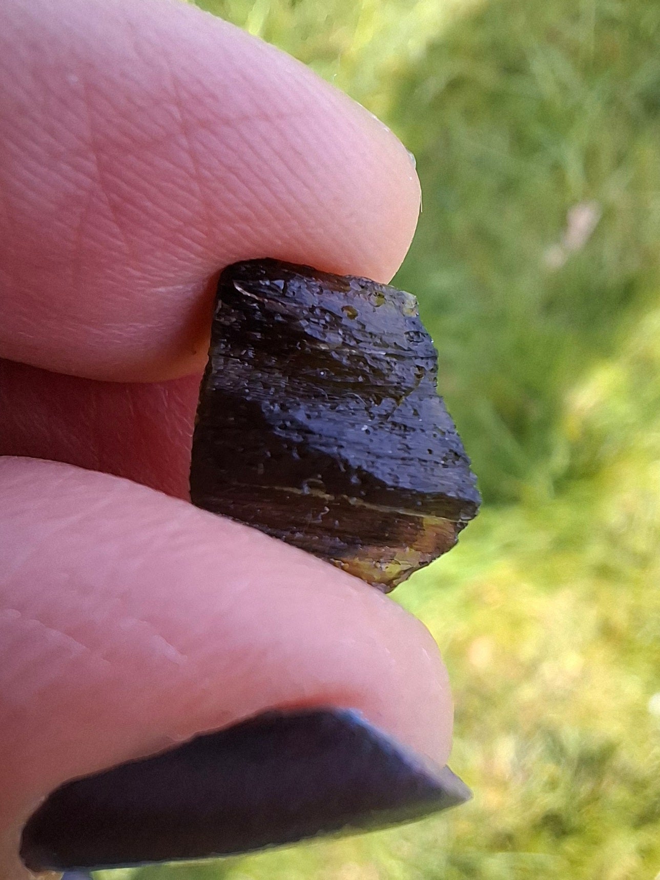 Moldavite Piece, 0.87g, Tektite (Ref: 1392)