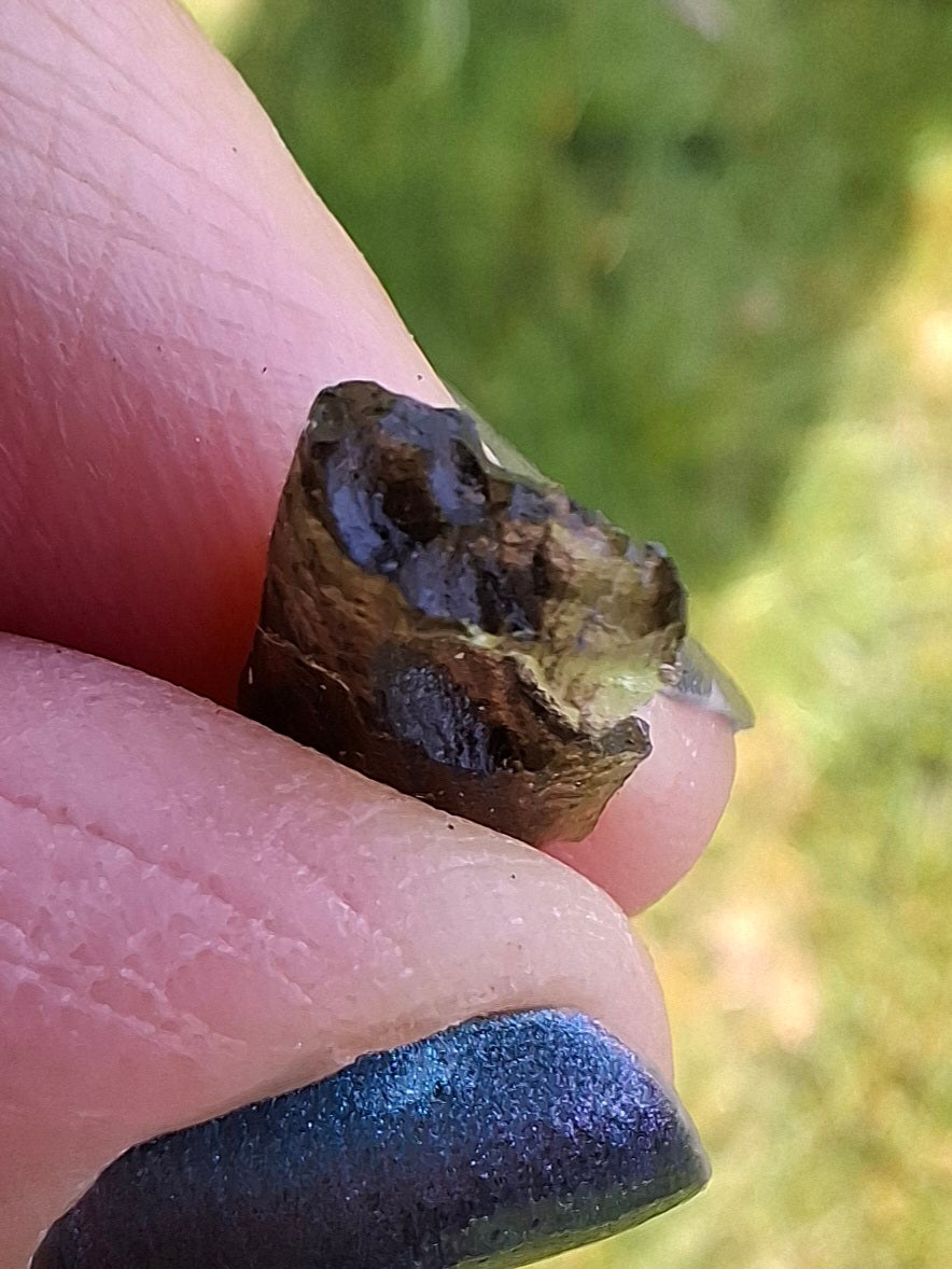 Moldavite small Piece, 0.42g, Tektite (Ref: 1386)
