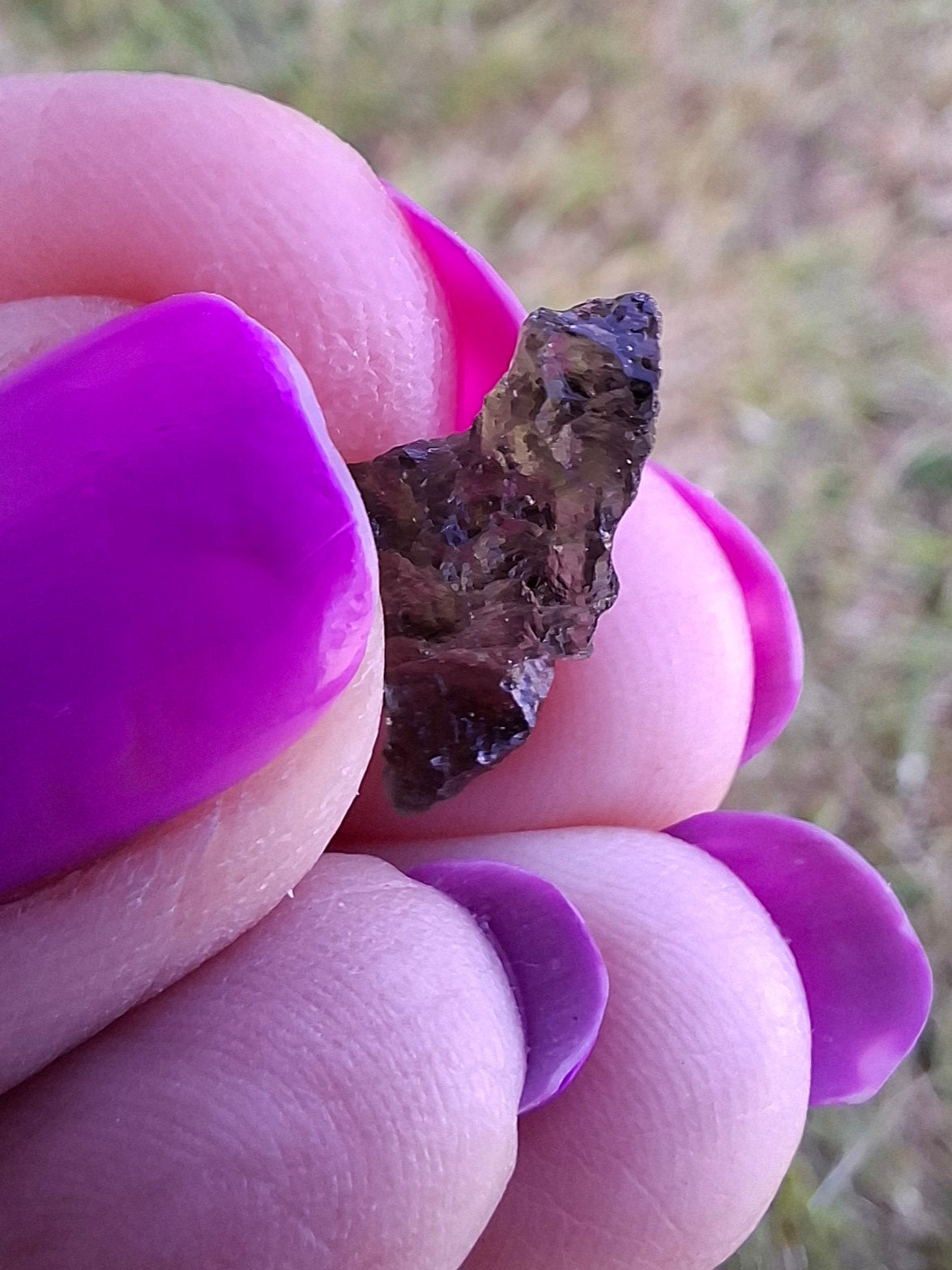 Moldavite Piece, 0.61g, Tektite (Ref: 1457)