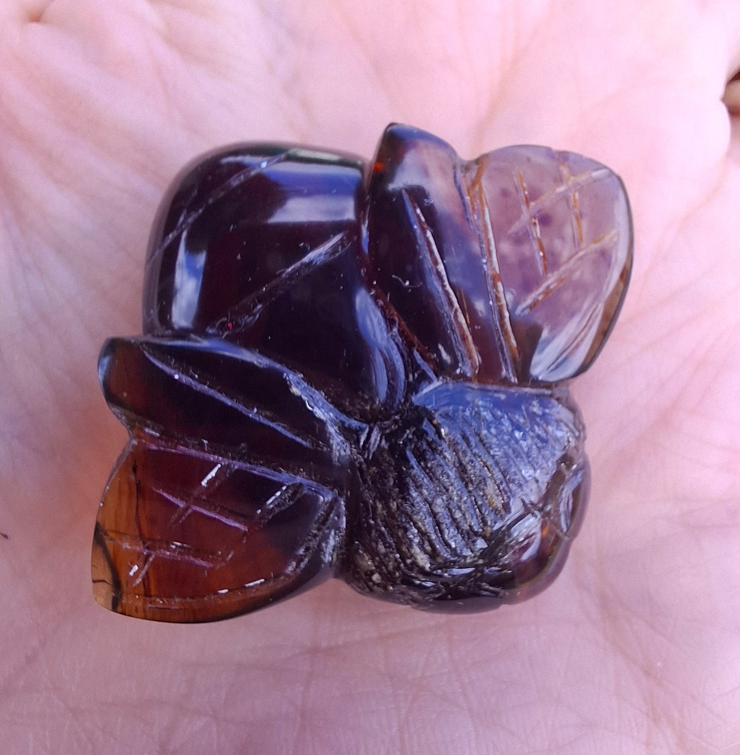 Red Amber Honey Bee Carving, 9.63g, Fossil (Ref: Bee28)