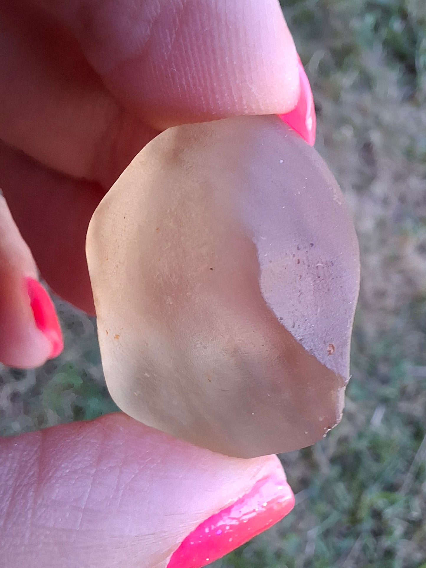 Libyan Desert Glass (darker) Piece, 9.54g, Tektite (Ref: L1371)