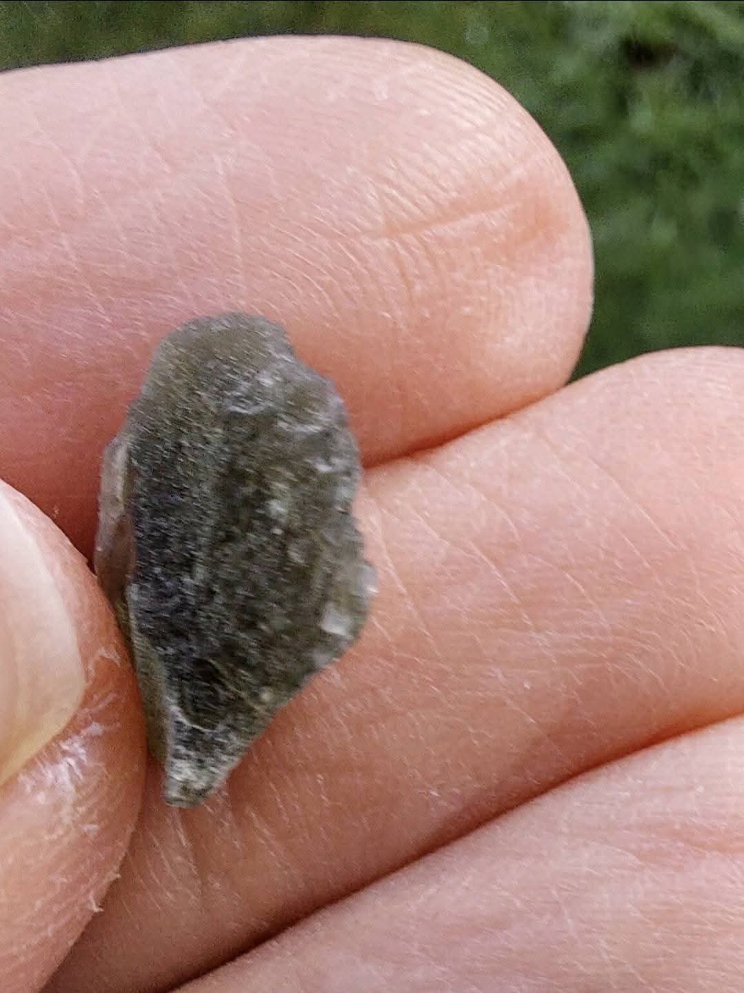 Moldavite Piece, 0.90g, Tektite (Ref: 928)