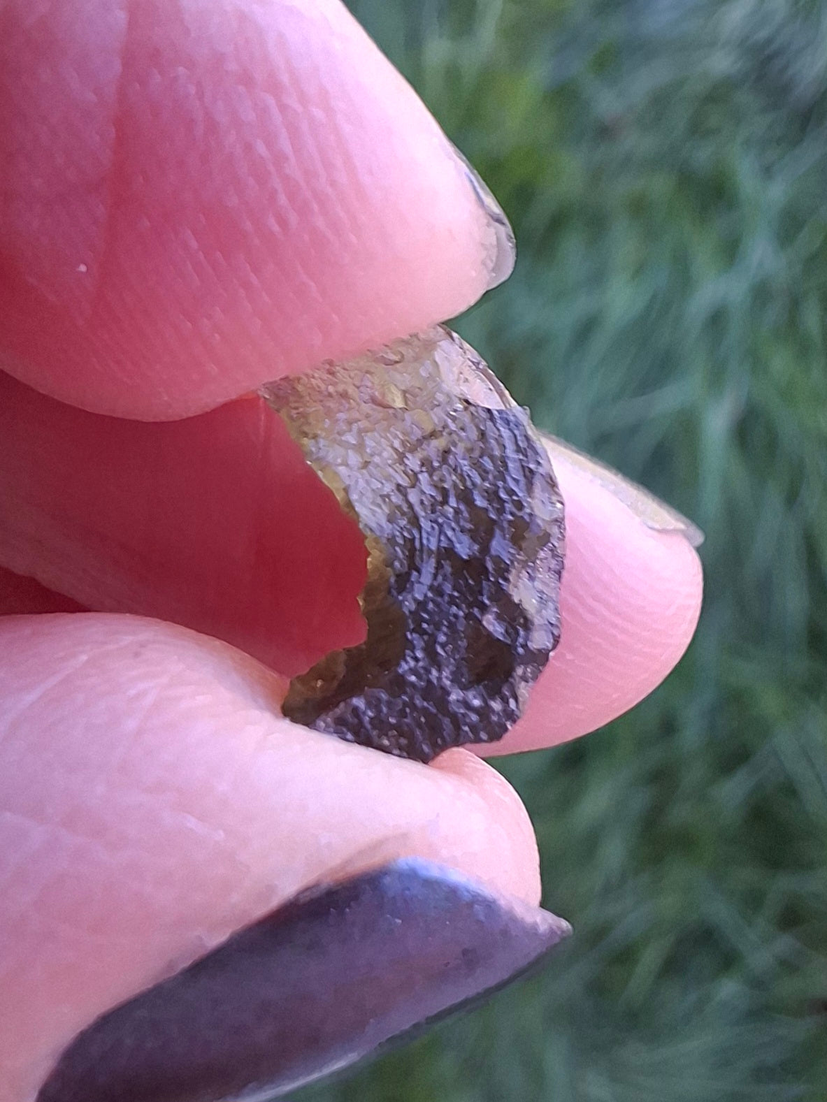 Moldavite Piece, 0.81g, Tektite (Ref: 1400)