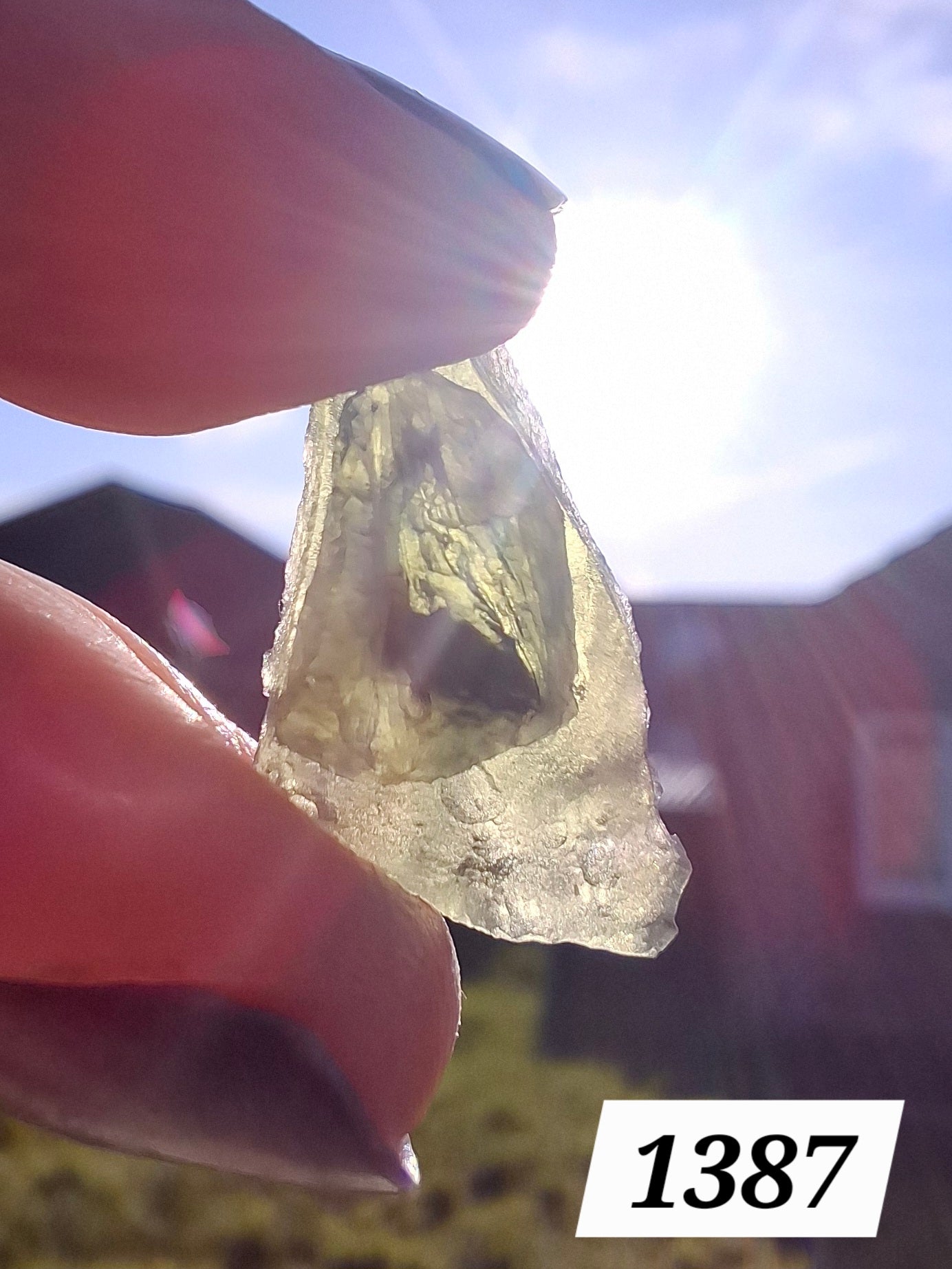 Moldavite Piece, 1.65g, Tektite (Ref: 1387)