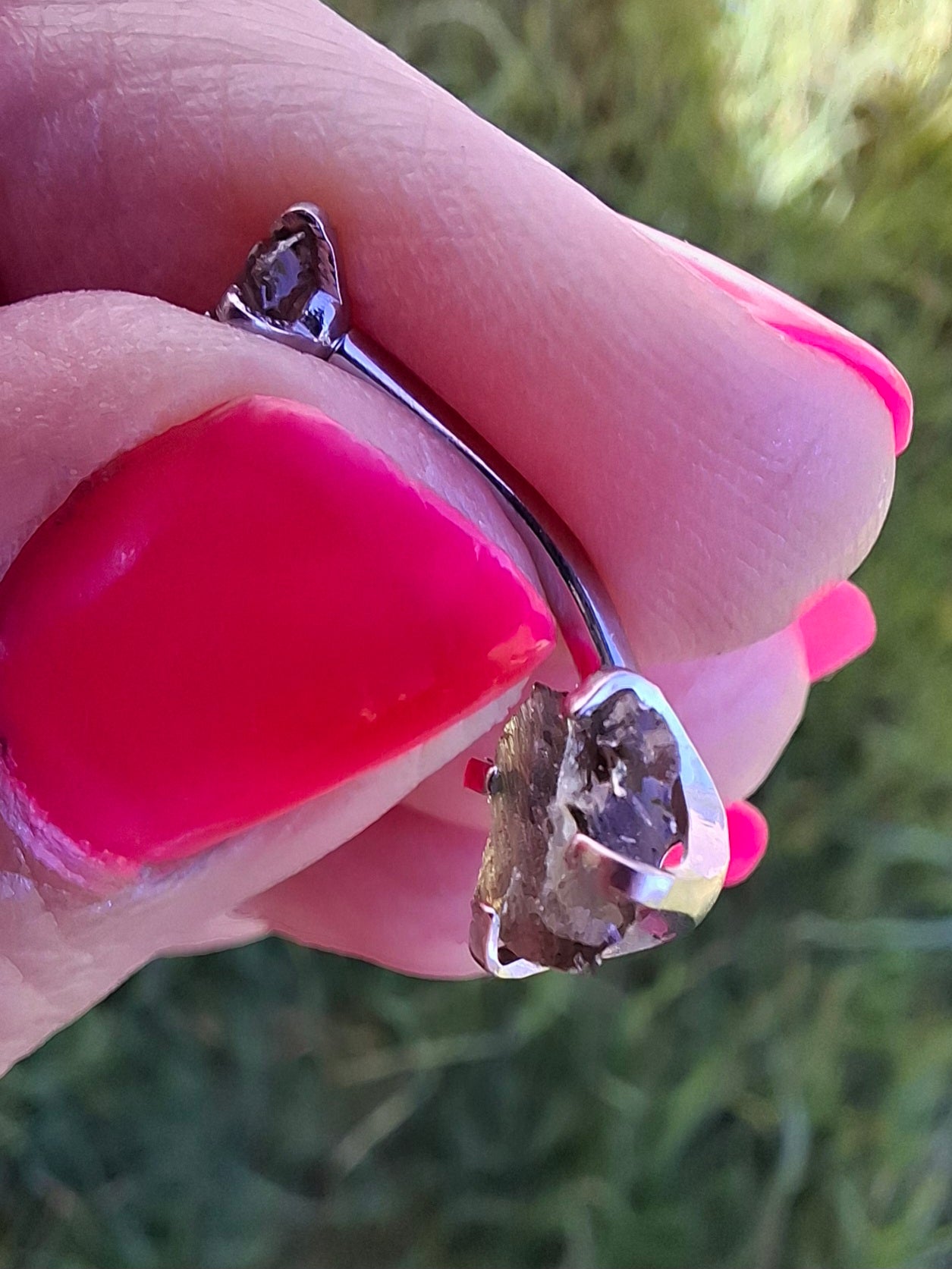 Moldavite (raw) BELLY BAR, 14G, Surgical Steel, Tektite (Ref: BB1)