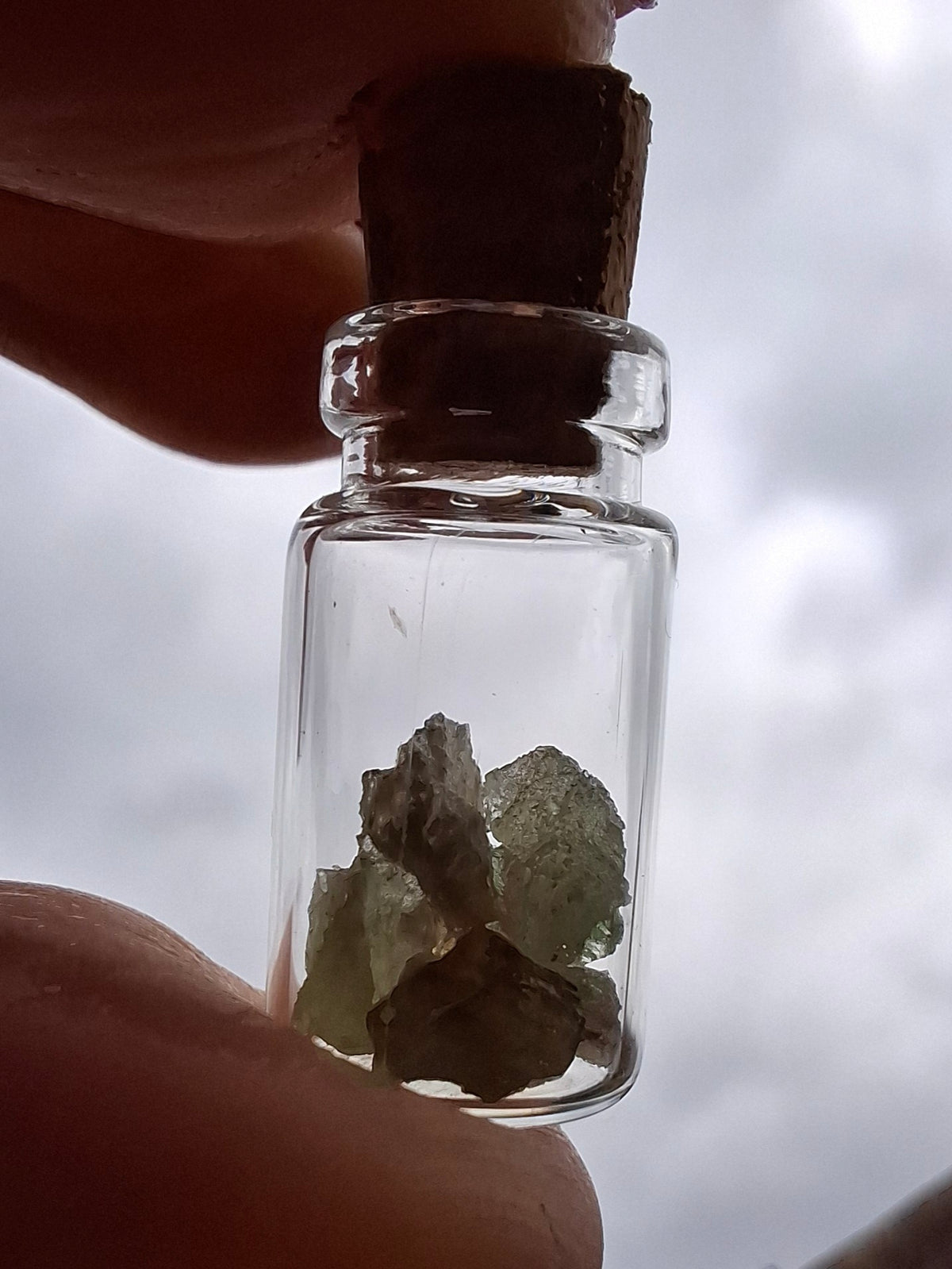Moldavite Chips (0.50g) in 1ml Bottle, Tektite (Ref: B23)