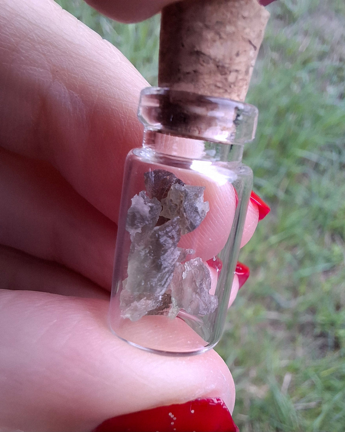 Moldavite Chips (0.50g) in 1ml Bottle, Tektite (Ref: B29)