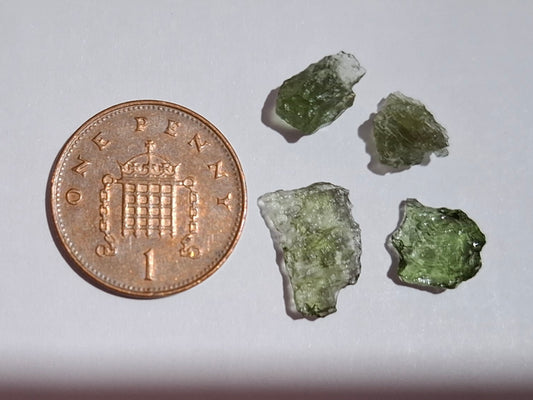Moldavite chip Bundle, 1g, 4 pcs, Tektite (Ref: MB46)