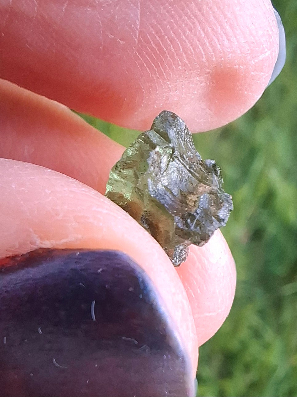 Moldavite Piece, 0.60g, Tektite (Ref: 1385)