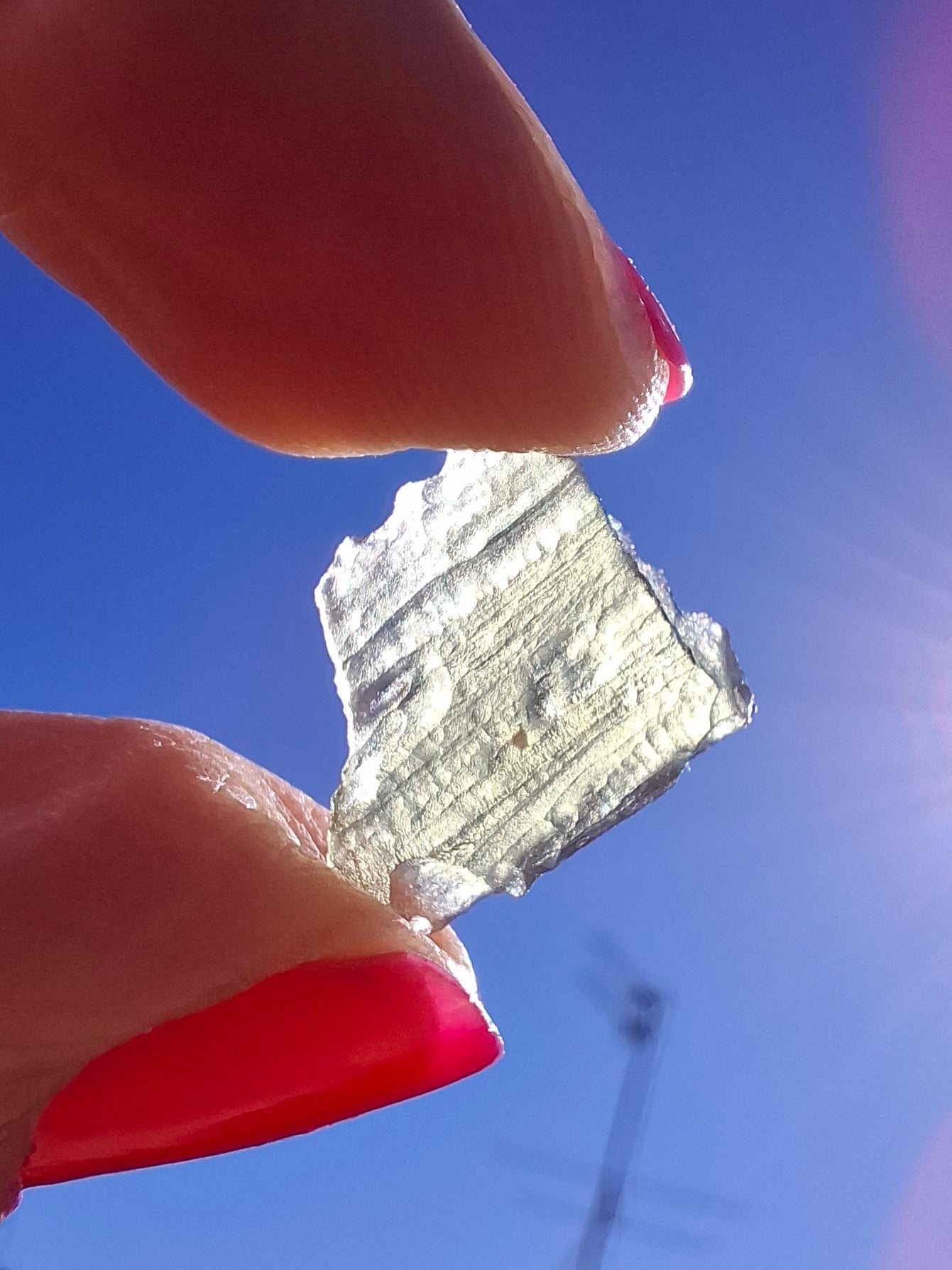 Moldavite Piece, 0.69g, Tektite (Ref: 1405)