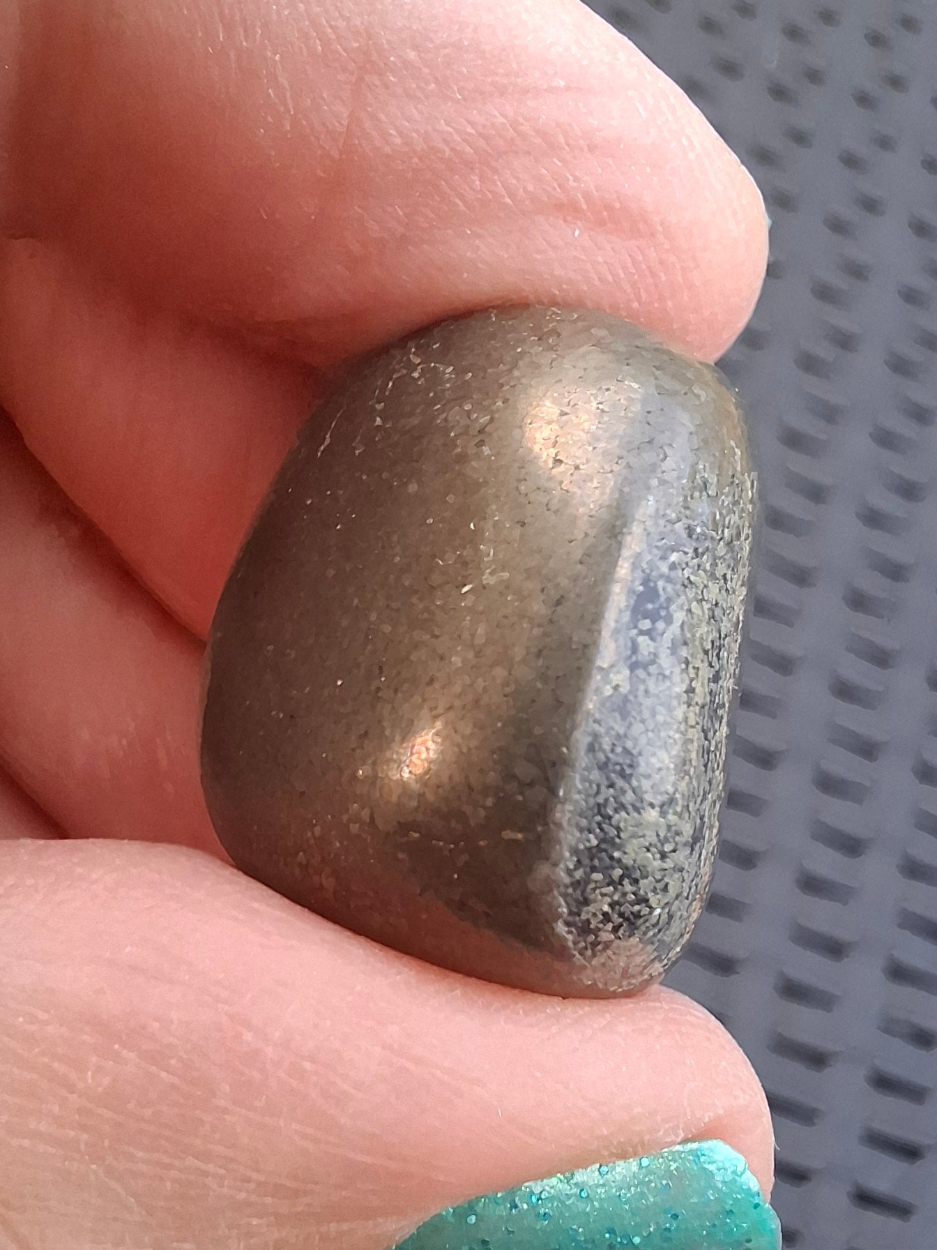 Apache Gold Tumble Stone, Crystal (Ref: T228)