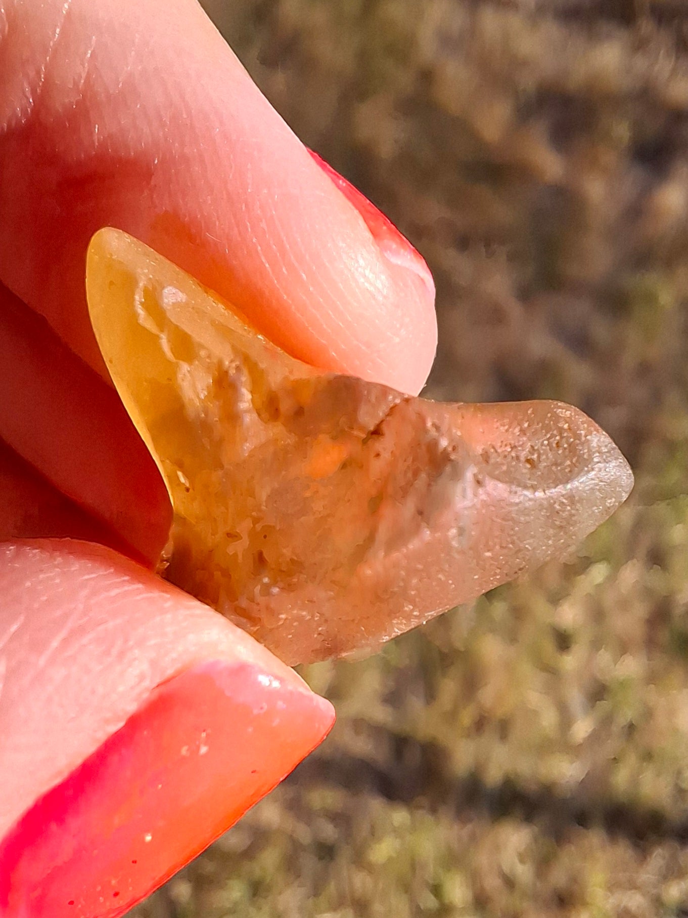 Libyan Desert Glass (darker) Piece, 3.72g, Tektite (Ref: L1378)