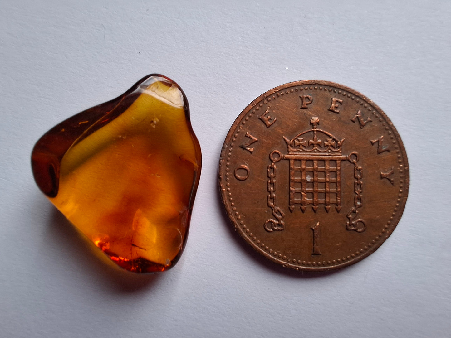 Baltic Amber, 0.88g, Fossil (Ref: A254)