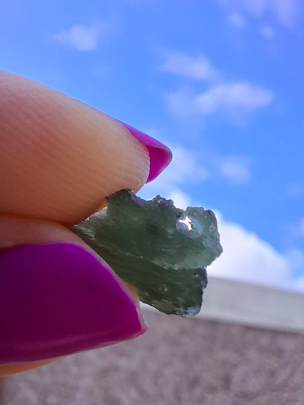 Moldavite Piece, 0.84g, Tektite (Ref: 1445)