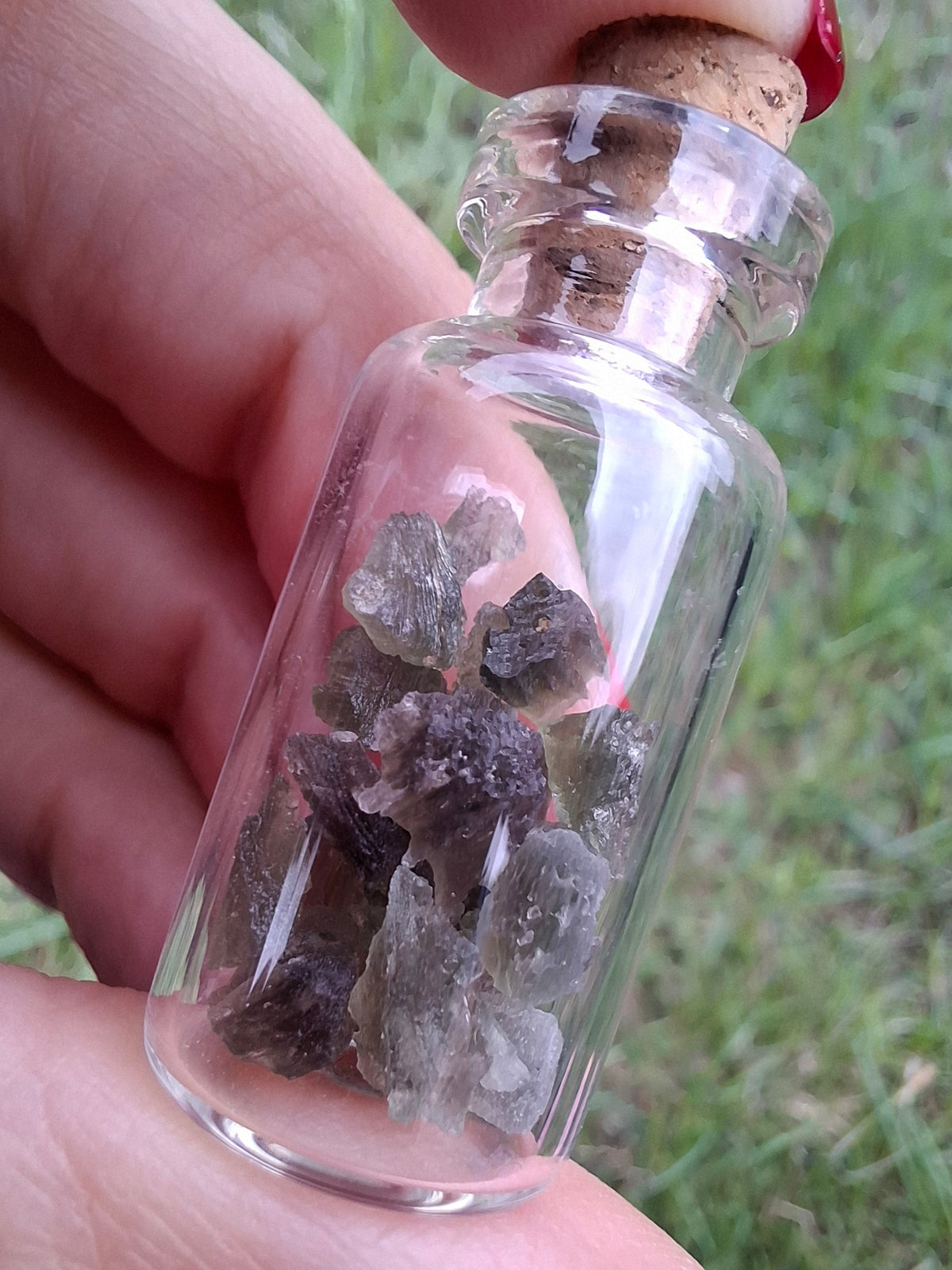 Moldavite Chips (2.00g) in 3ml Bottle, Tektite (Ref: B40)