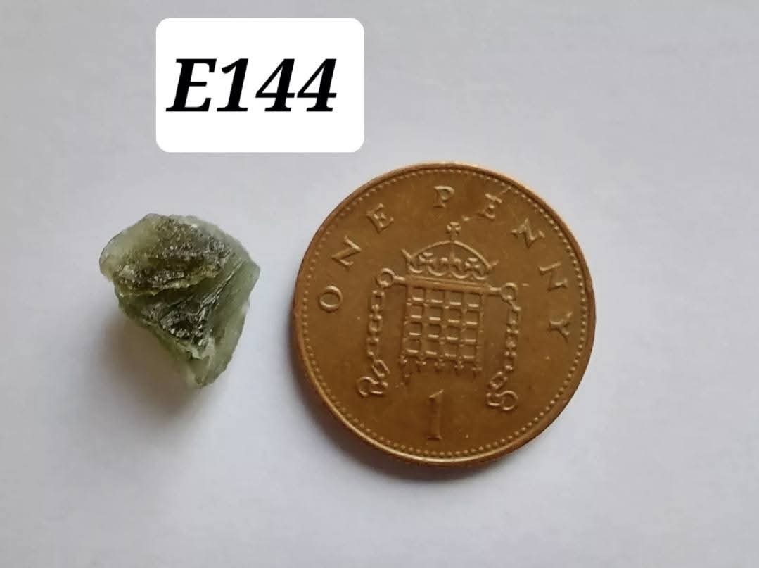 Moldavite Piece, 0.58g, Tektite (Ref: E144)