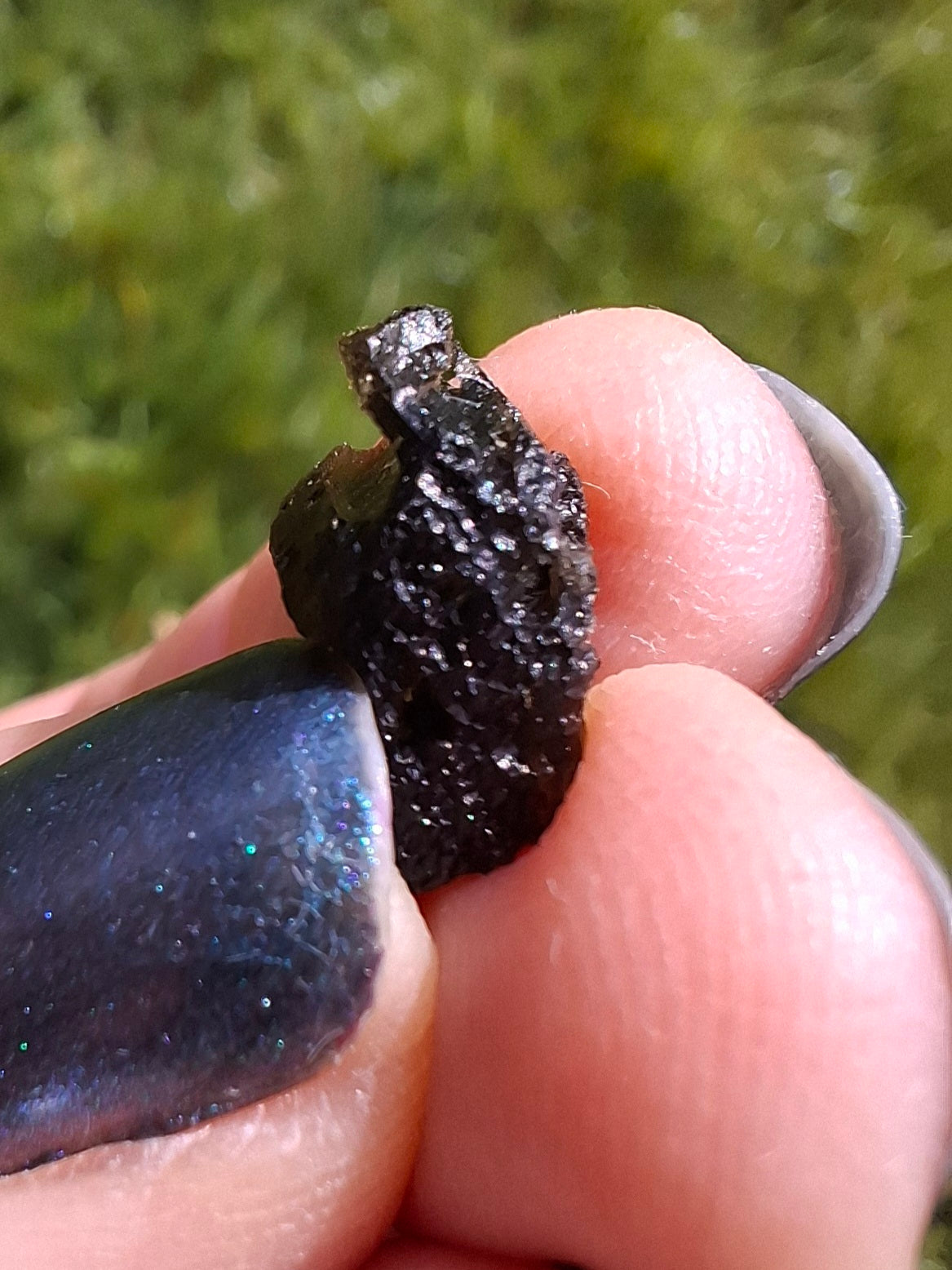 Moldavite Piece, 0.87g, Tektite (Ref: 1392)