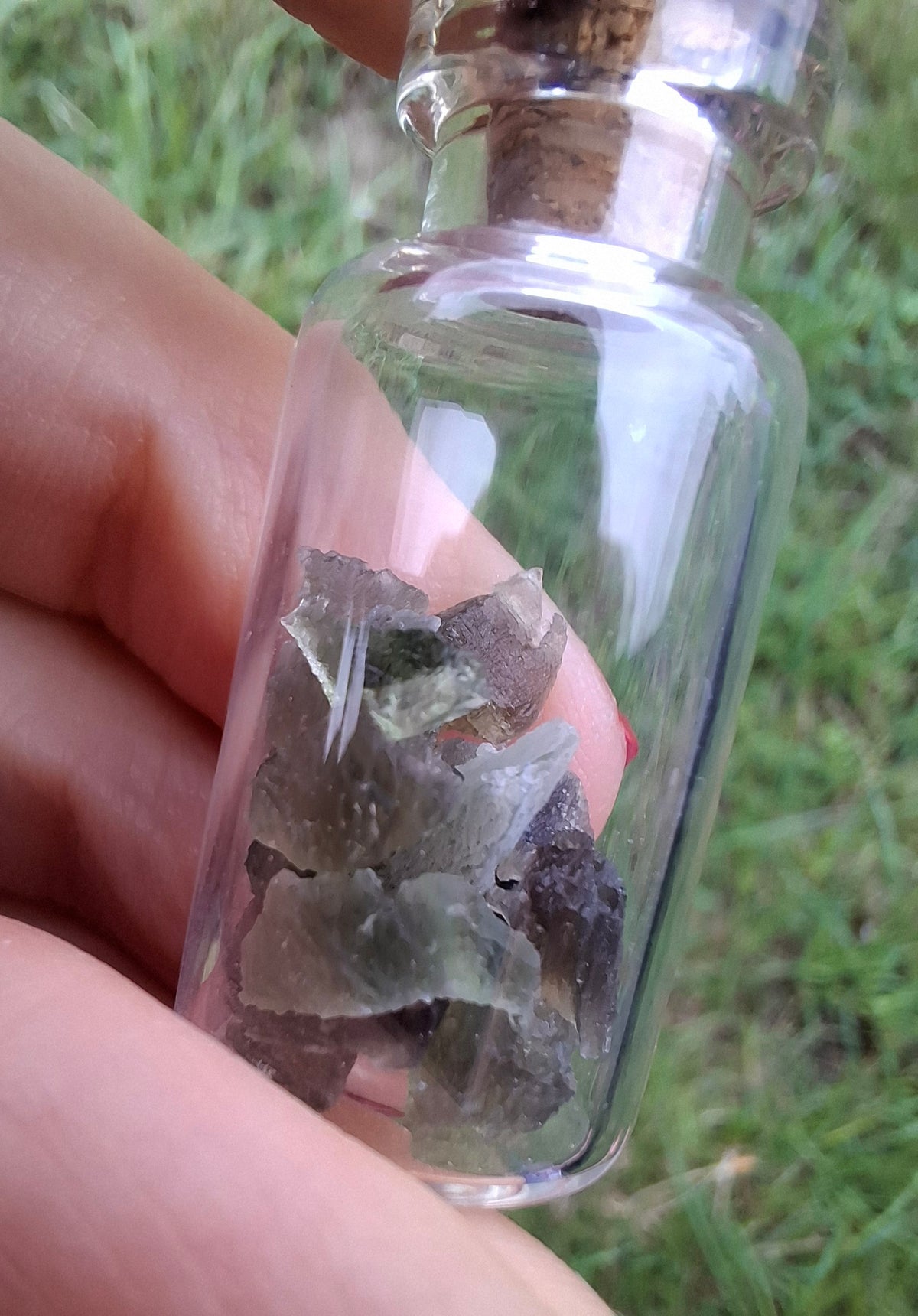 Moldavite Chips (2.00g) in 3ml Bottle, Tektite (Ref: B43)