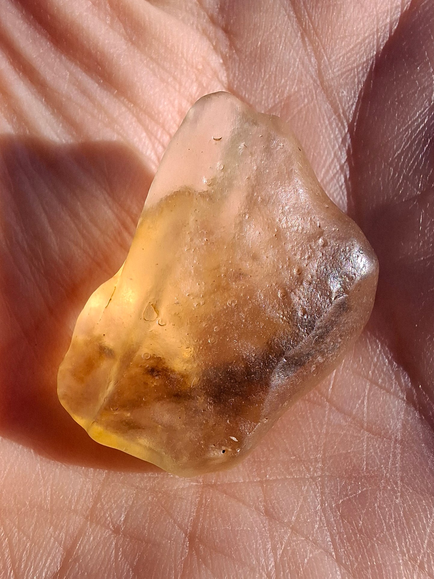 Libyan Desert Glass (darker) Piece, 7.73g, Tektite (Ref: L1374)