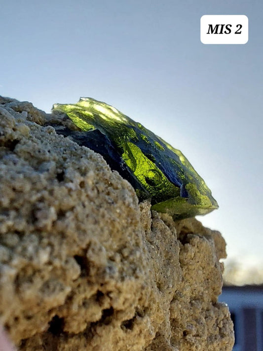 Moldavite In-Situ (in matrix), Besednice, Est 3.5-4g, Tektite (Ref: MIS2)