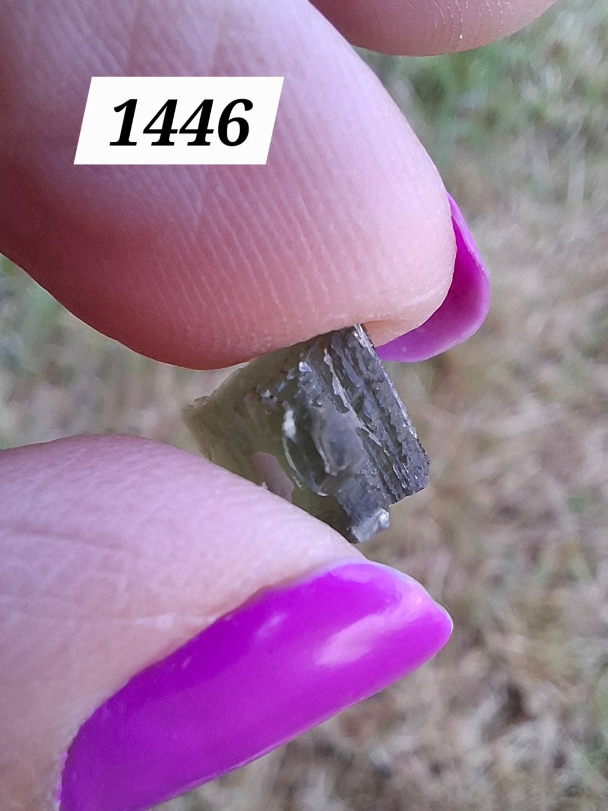 Moldavite Piece, 0.53g, Tektite (Ref: 1446)