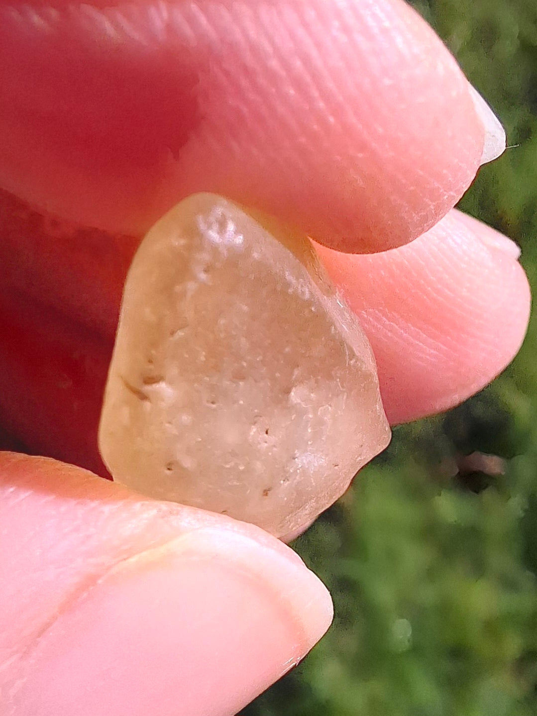 Libyan Desert Glass small Piece, 2.11g, Tektite (Ref: L1345)