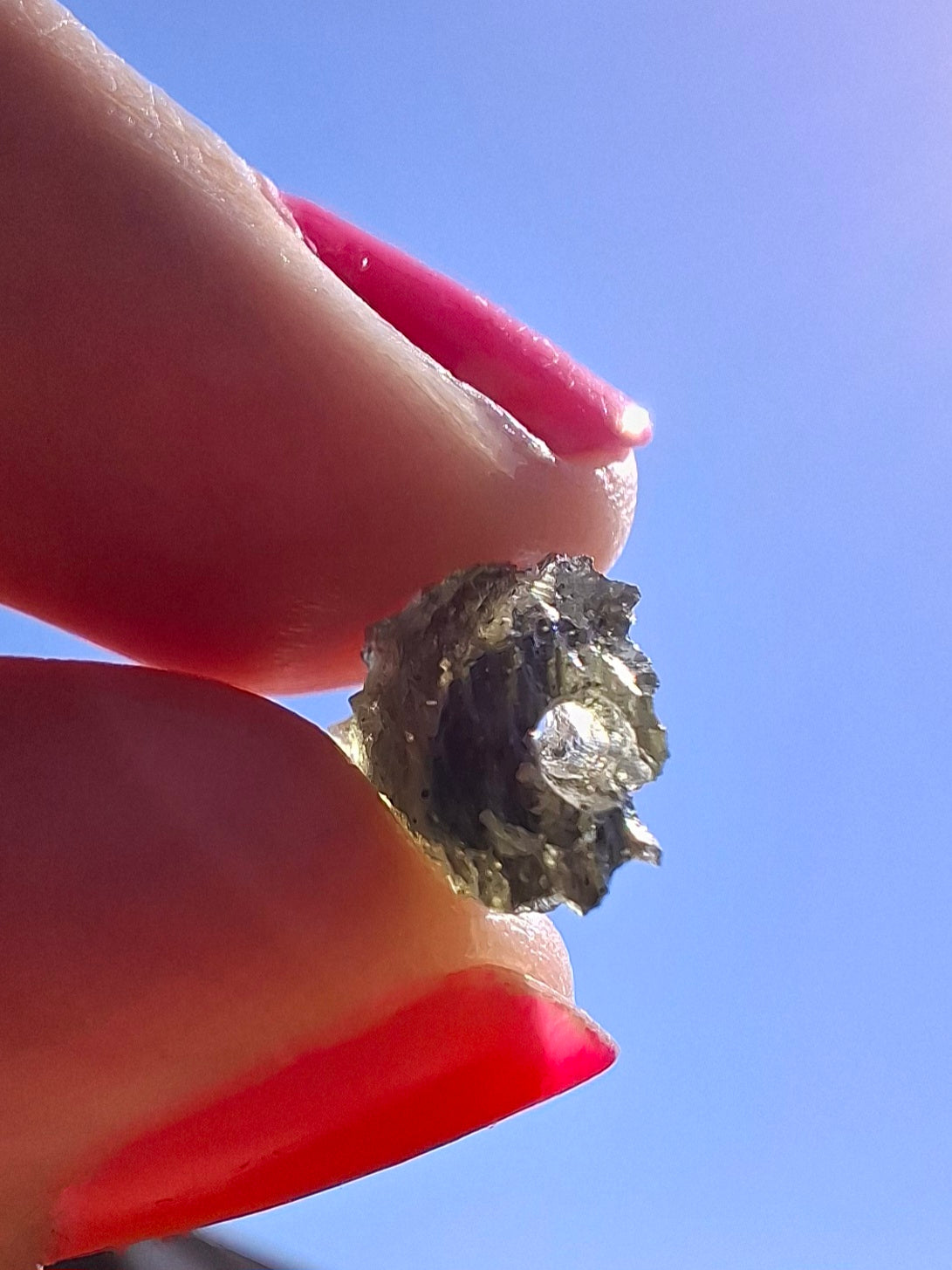 Moldavite Piece, 0.65g, Tektite (Ref: 1410)