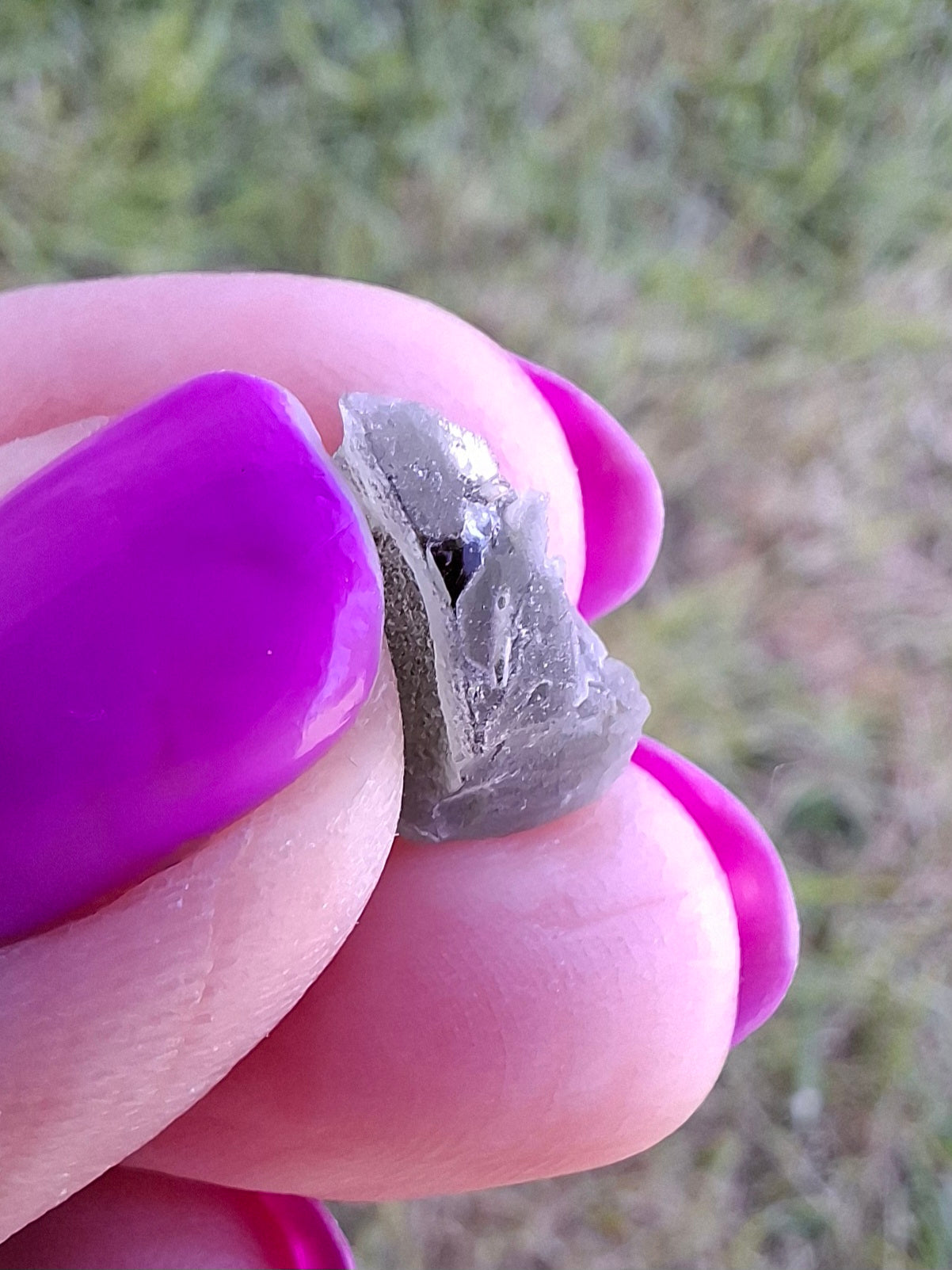 Moldavite Piece, 0.91g, Tektite (Ref: 1460)