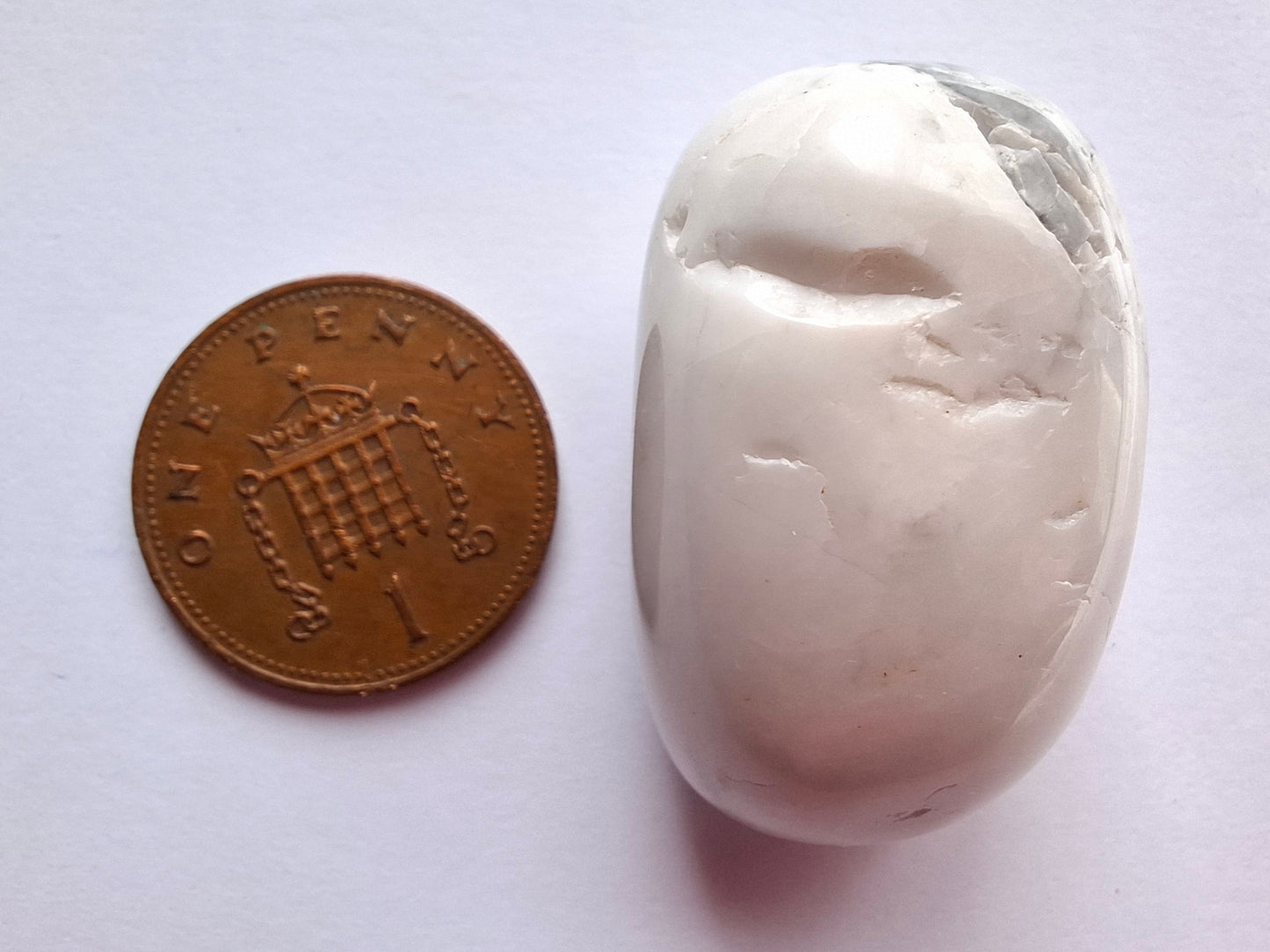 Howlite, Tumble Stone, Crystal (Ref: T41)