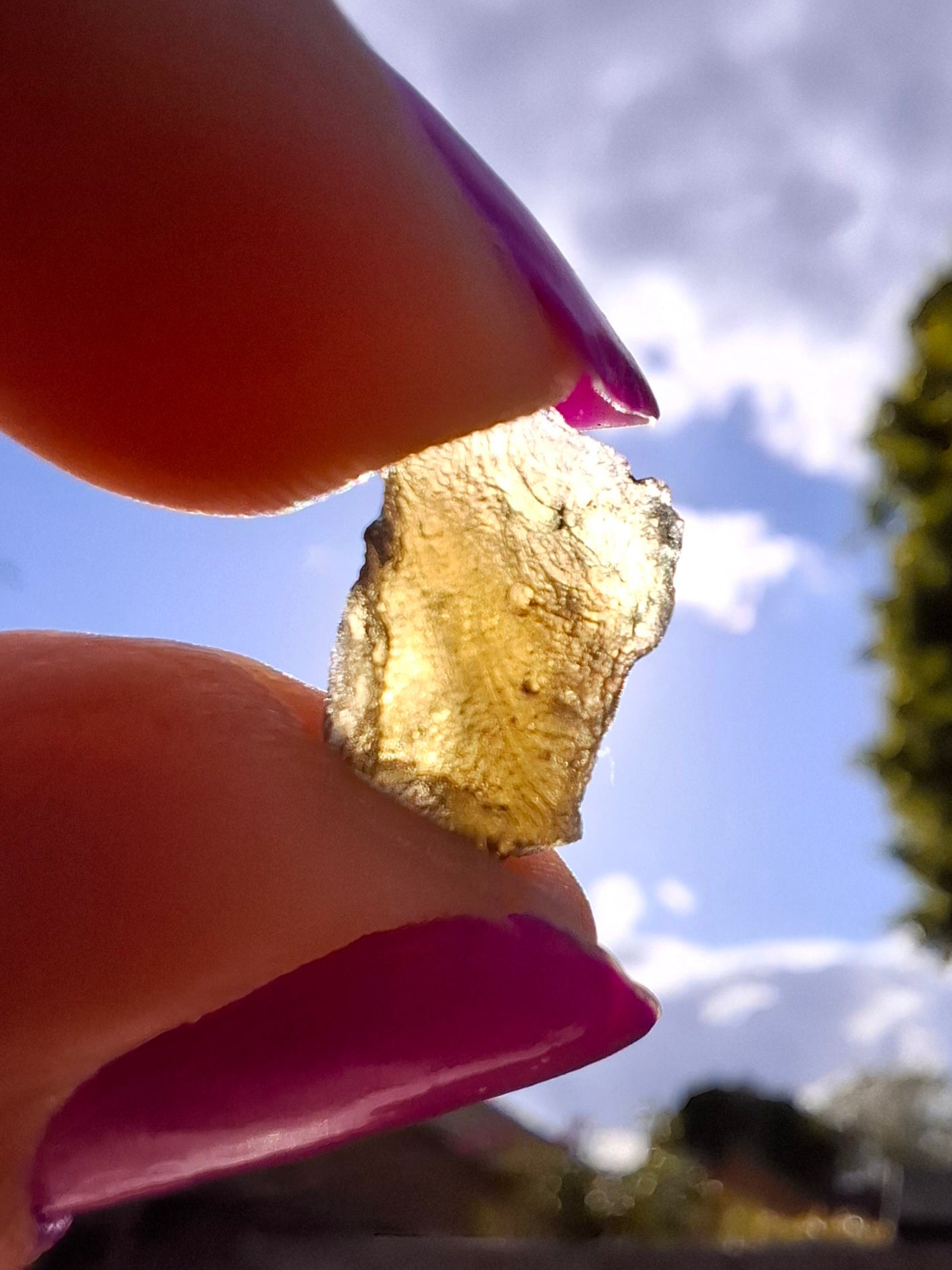 Moldavite Piece, 0.72g, Tektite (Ref: 1443)