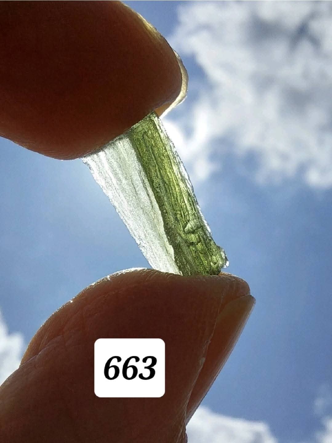 Moldavite Piece, 0.68g, Tektite (Ref: 663)