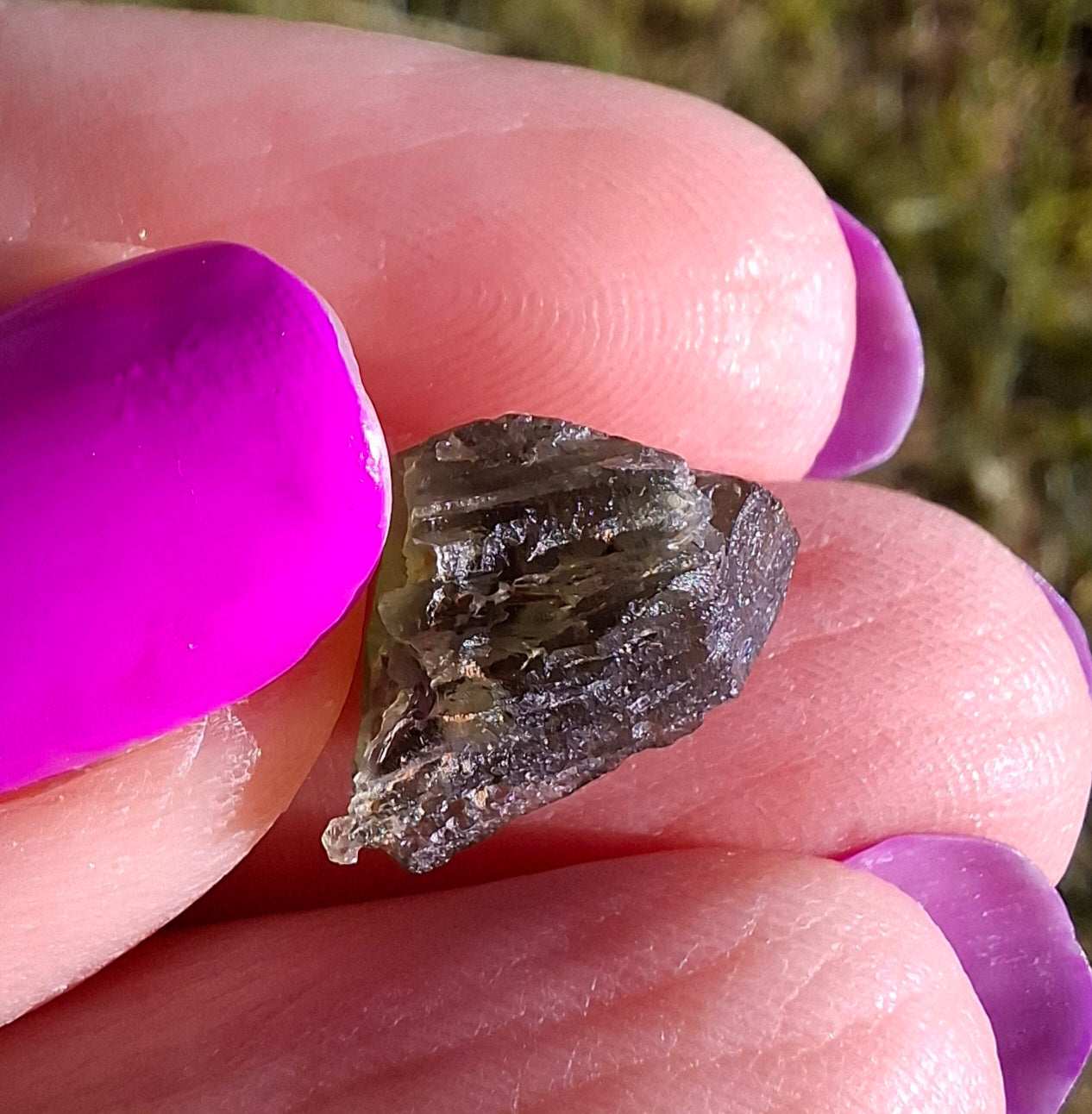 Moldavite Piece, 0.81g, Tektite (Ref: 1449)