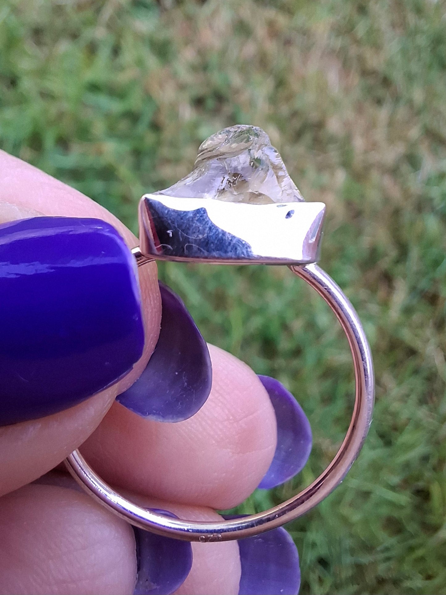 Libyan Desert Glass Ring, size large V, 925 Silver, Tektite (Ref: LR58)