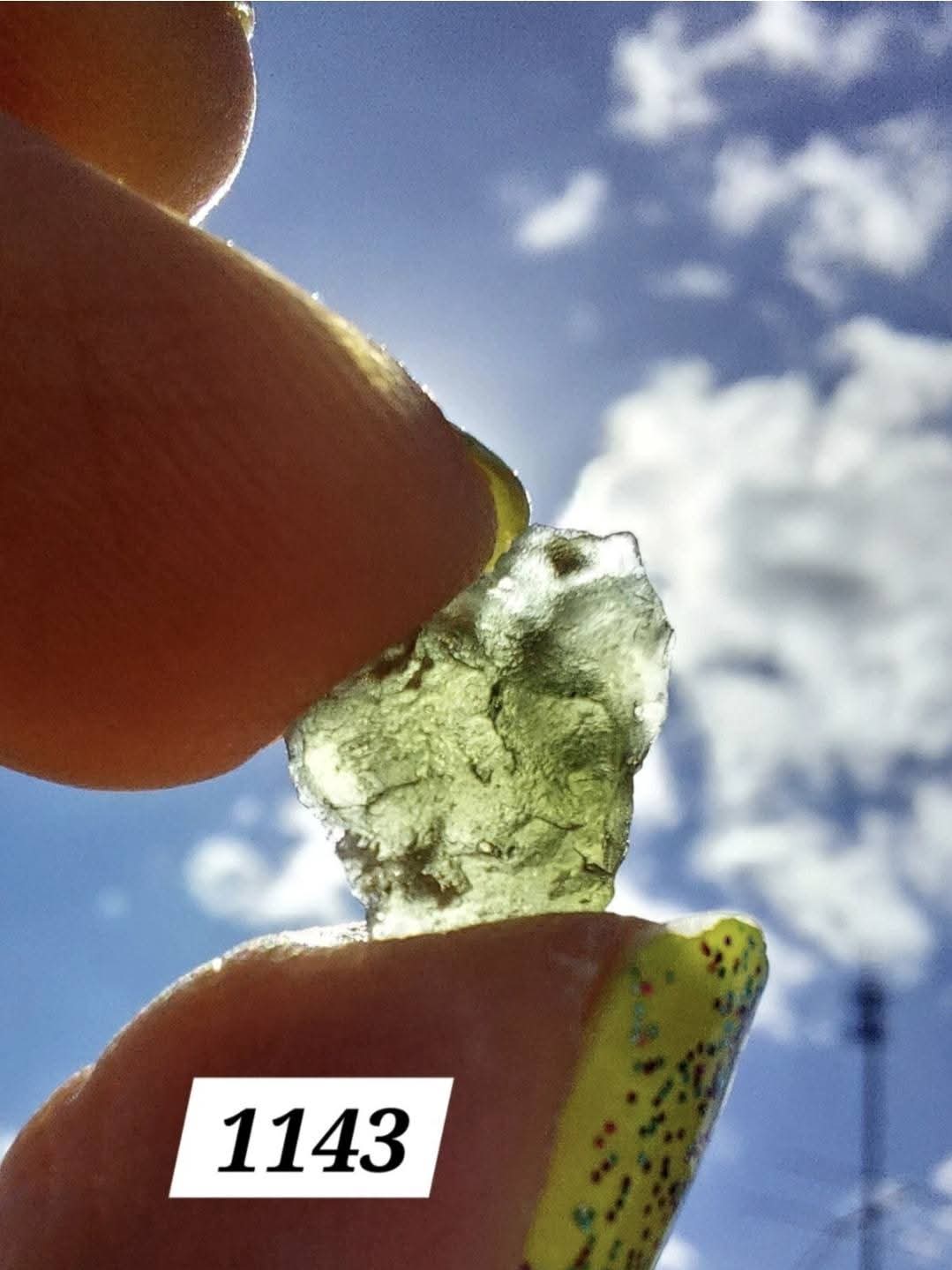 Moldavite Piece, 0.64g, Tektite (Ref: 1143)