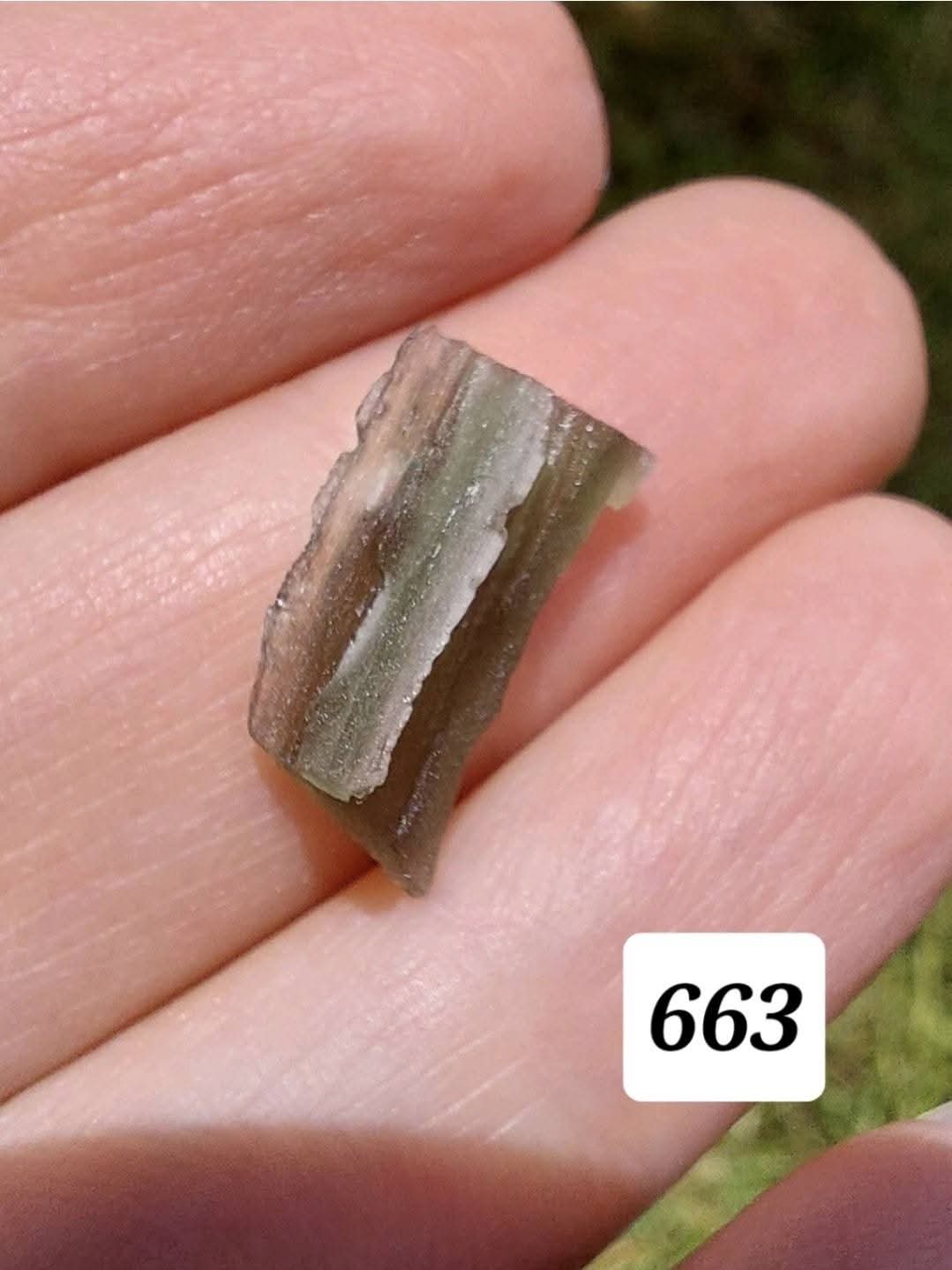 Moldavite Piece, 0.68g, Tektite (Ref: 663)