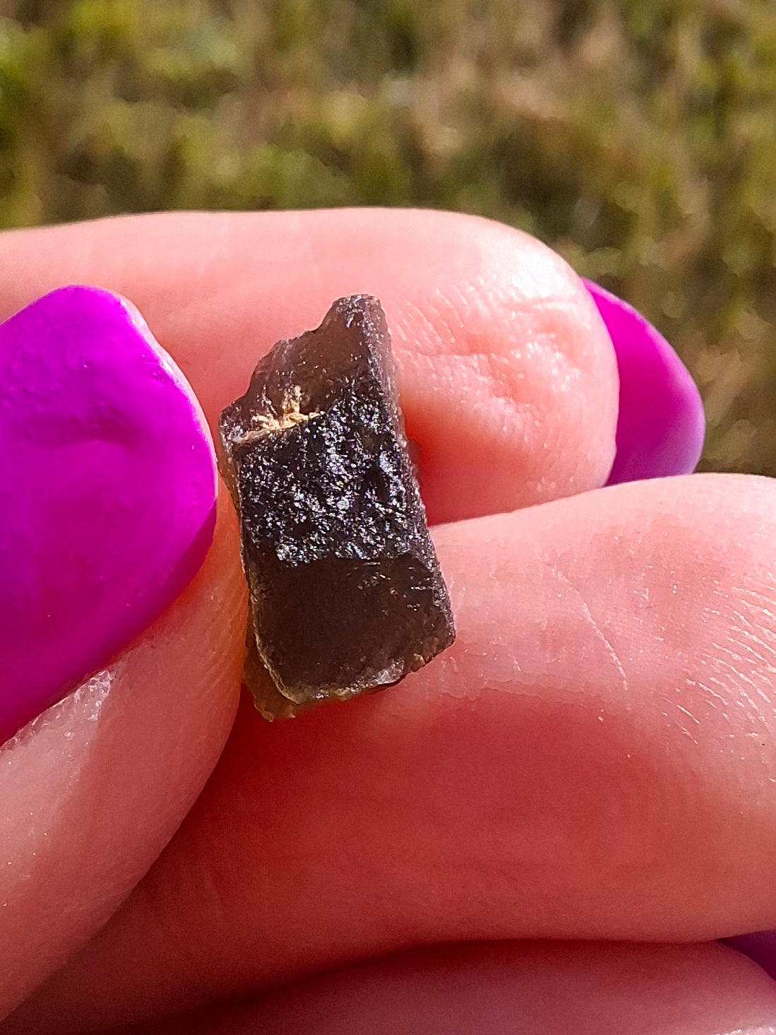 Moldavite Piece, 0.72g, Tektite (Ref: 1443)