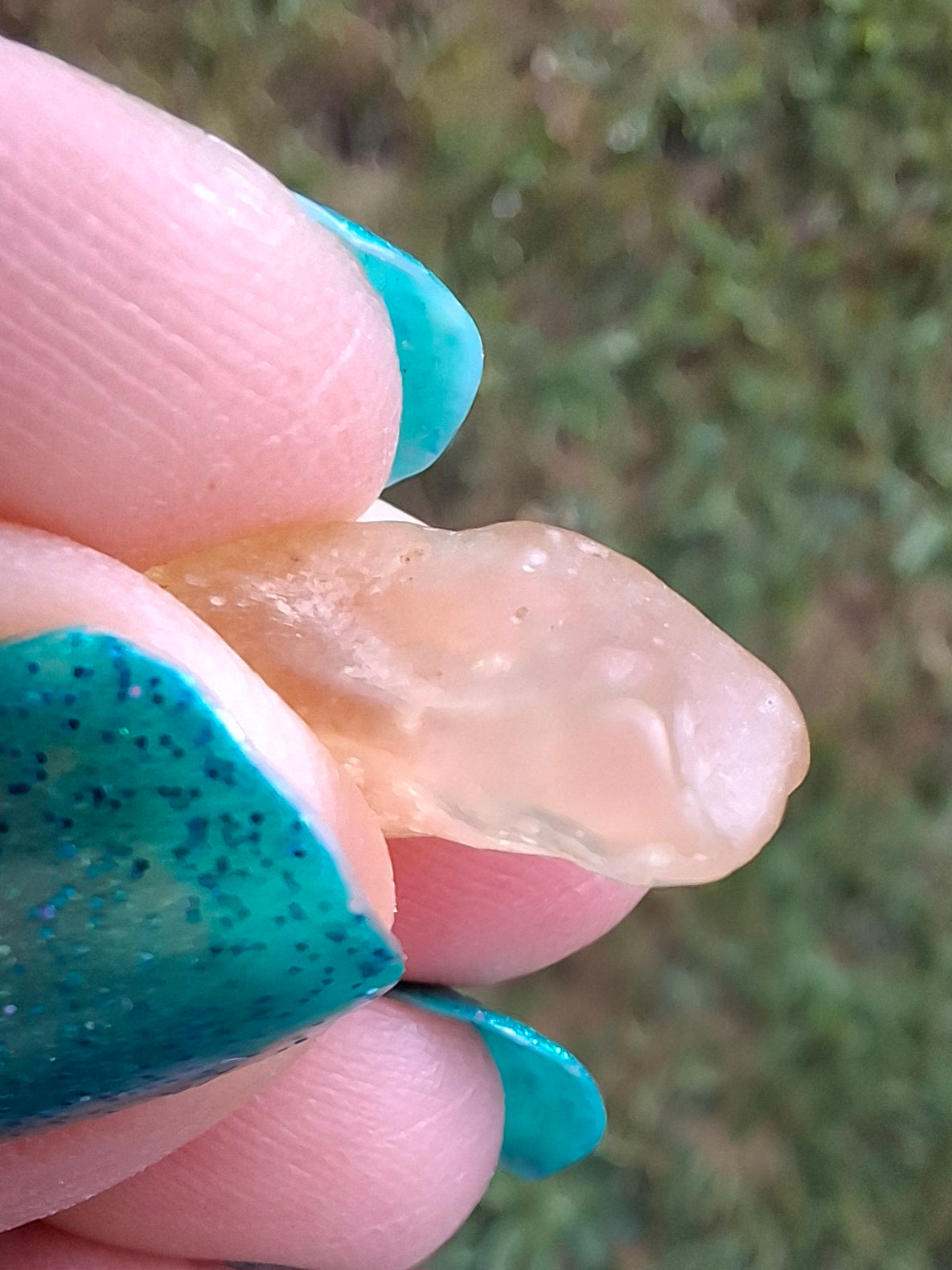 Libyan Desert Glass small Piece, 1.50g, Tektite
