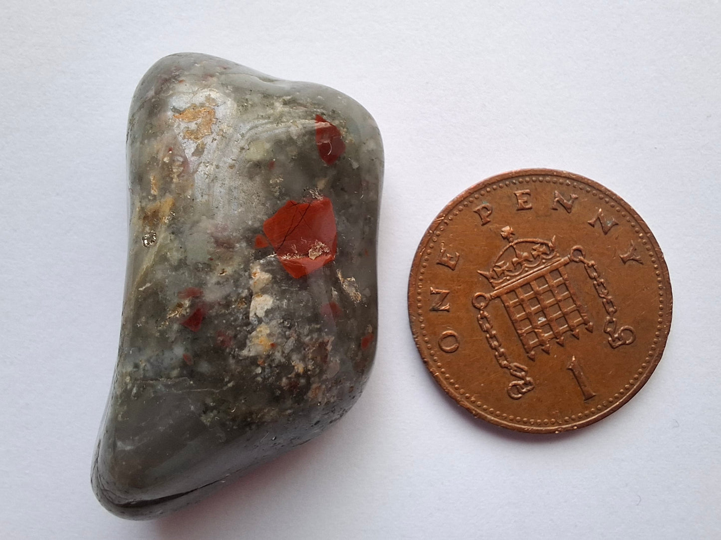 African Blood Stone, Tumble Stone, Crystal (Ref: T173)