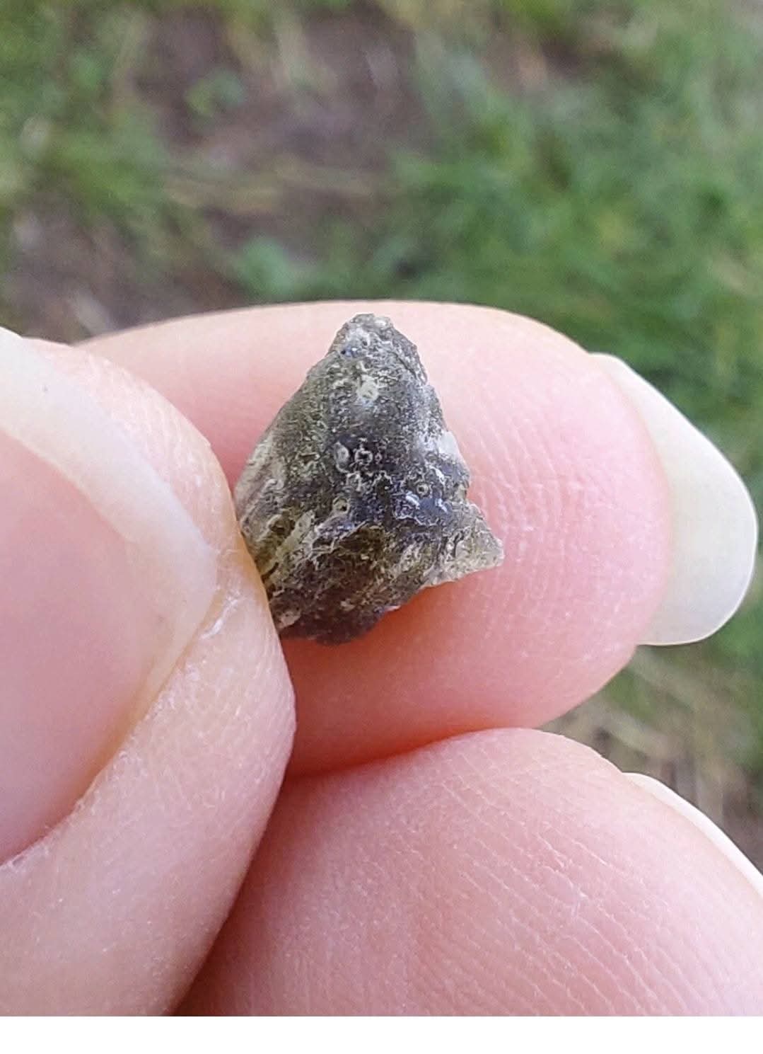 Moldavite Piece, 0.70g, Tektite (Ref: 774)