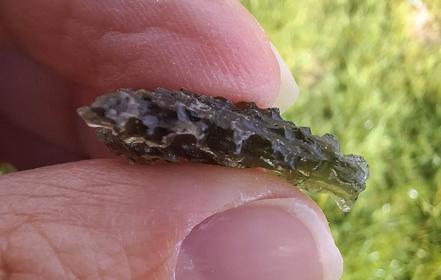 Moldavite Piece, JEZKOVNA BESEDNICE, 1.76g, Tektite (Ref: 1281)