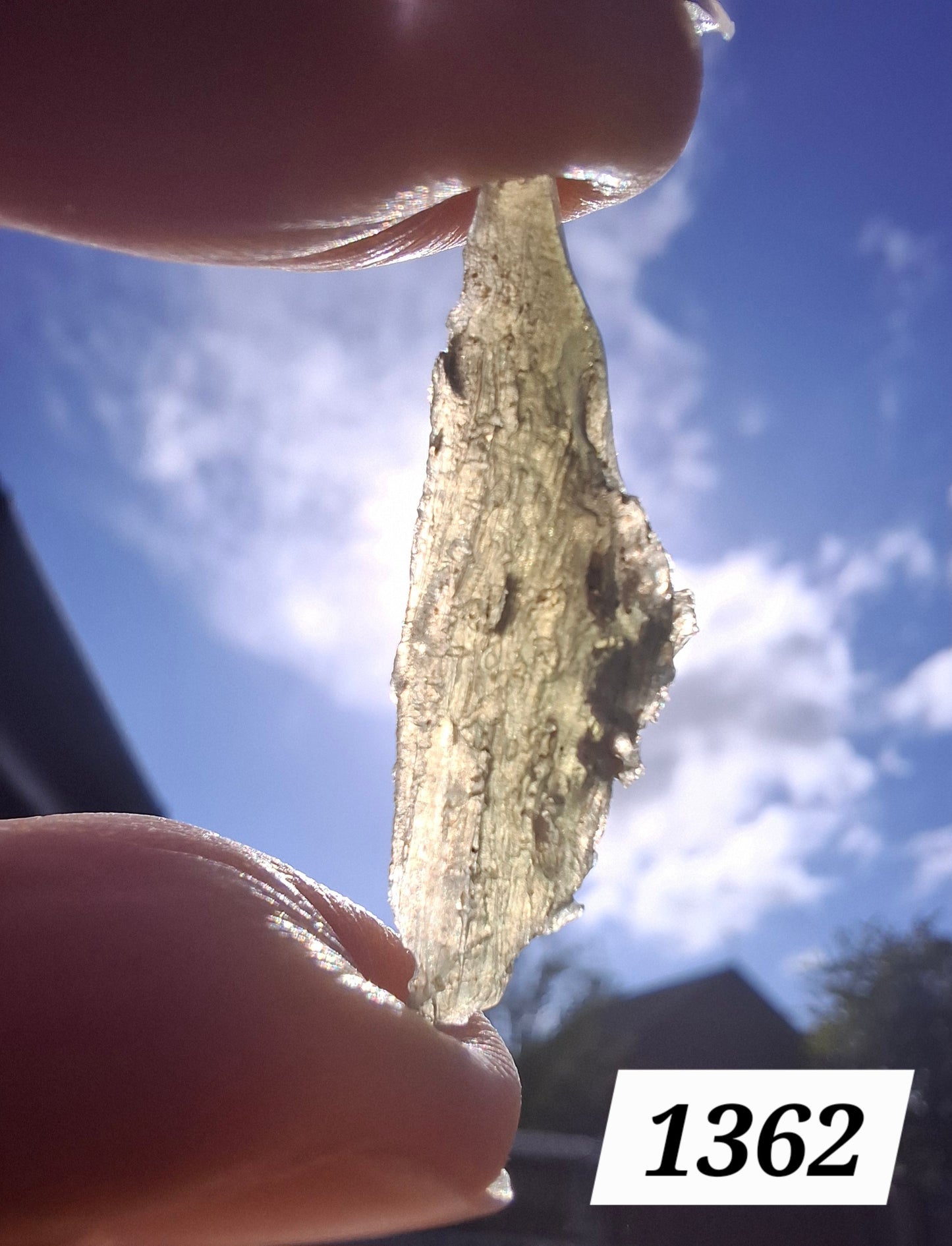 Moldavite Piece, 0.83g, Tektite (Ref: 1362)