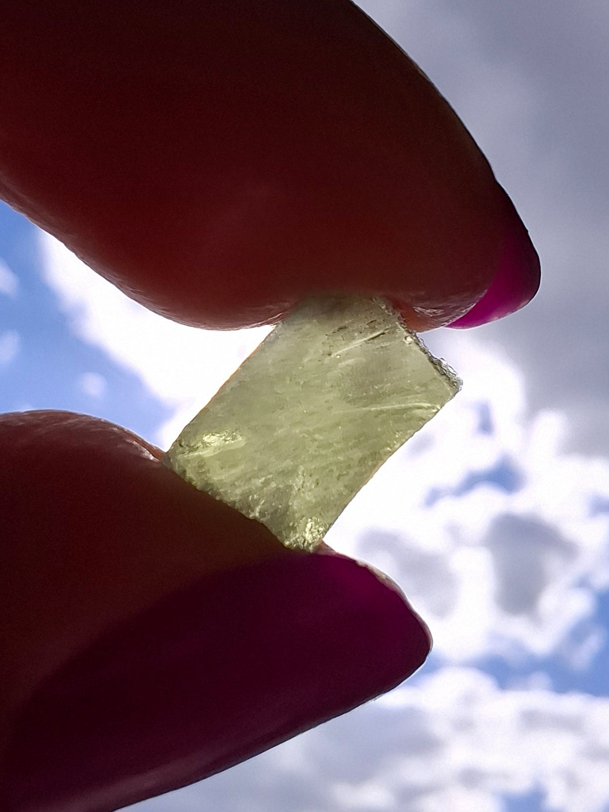 Moldavite Piece, 0.57g, Tektite (Ref: 1439)